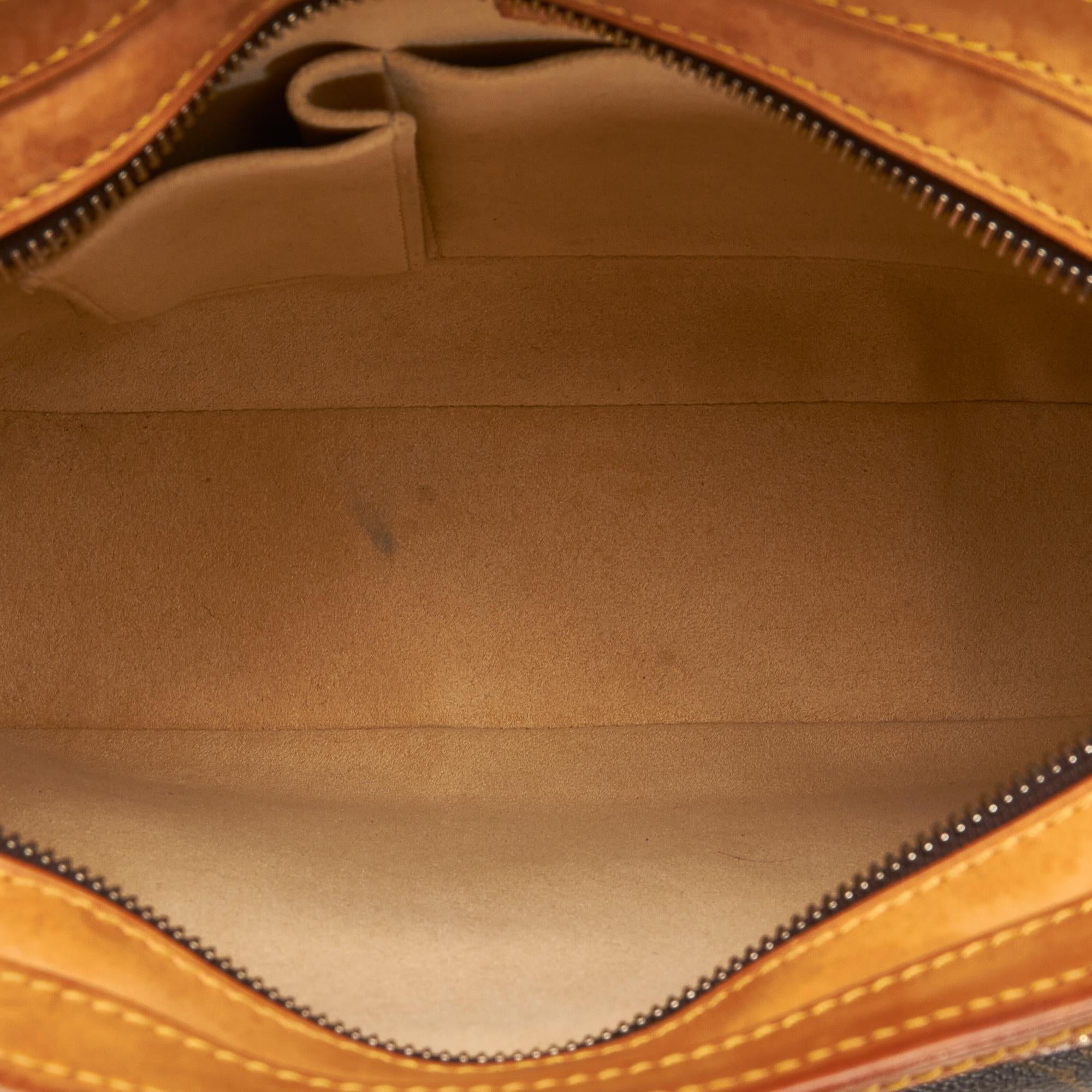 Louis Vuitton Monogram Hudson GM (SHG-26Jo1s)