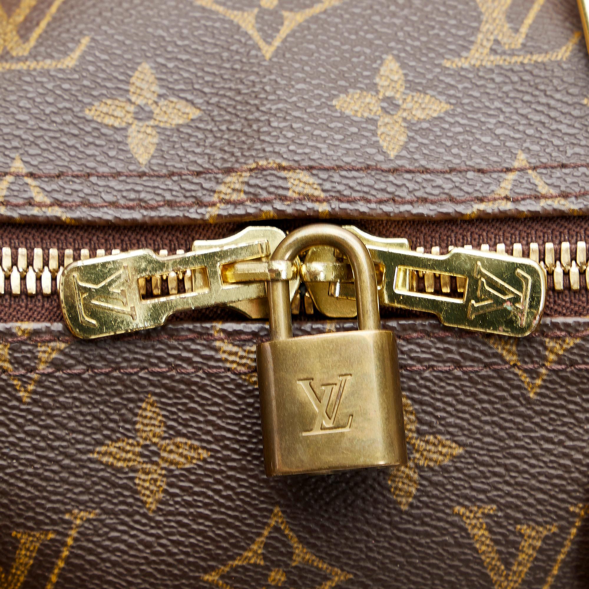 Louis Vuitton Monogram Keepall 50 (SHG-AVvygw)