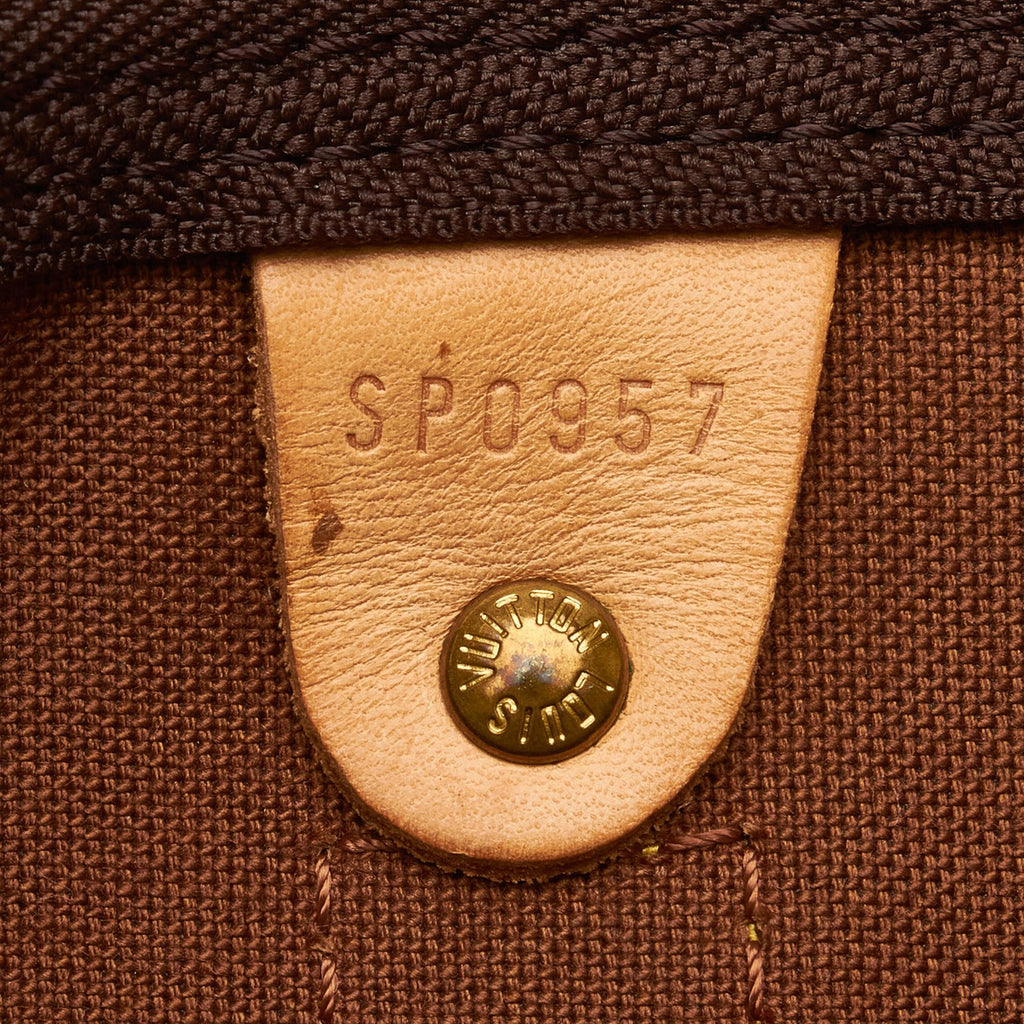 Louis Vuitton Monogram Keepall 50 (SHG-MAYqJv)