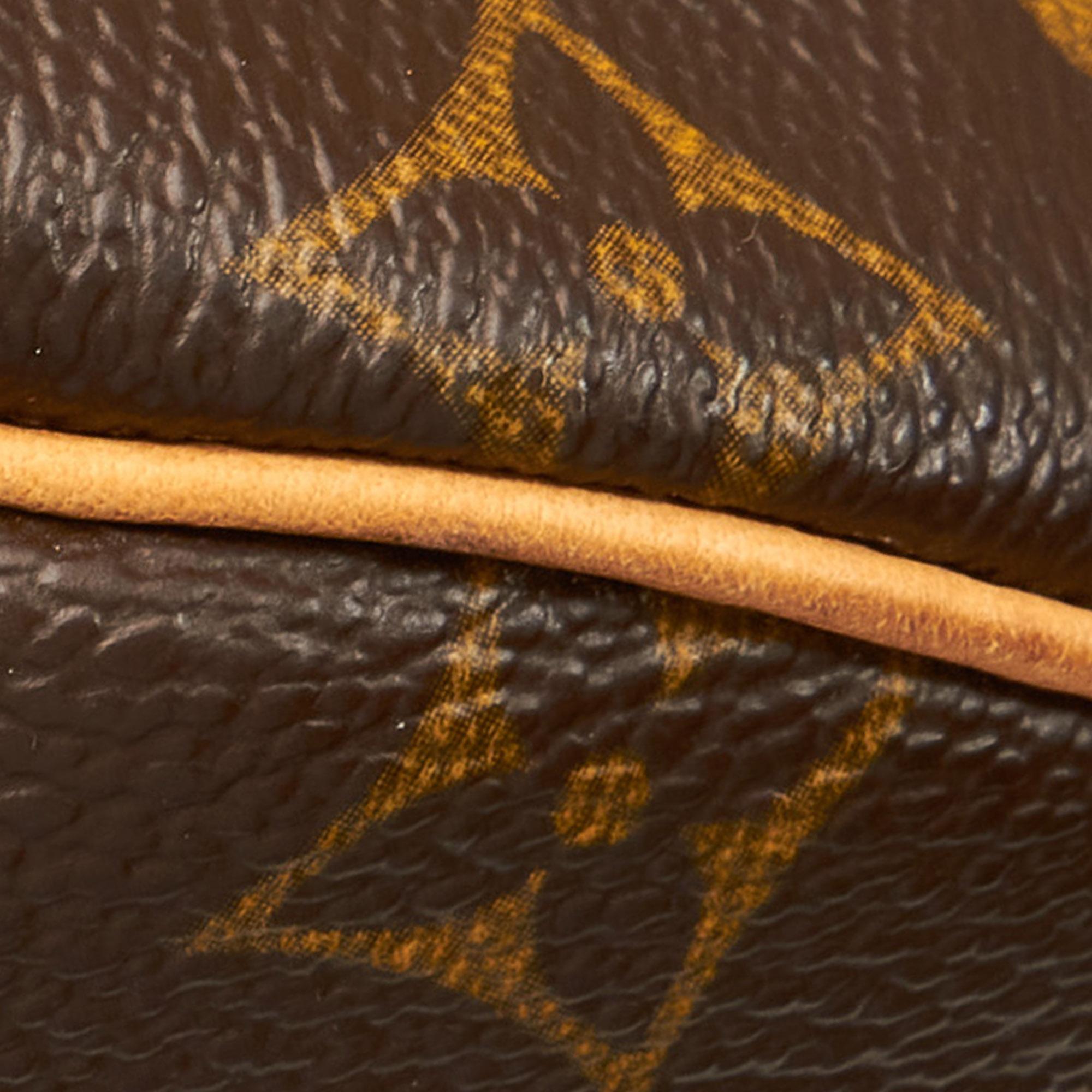 Louis Vuitton Monogram Keepall 50 (SHG-MAYqJv)