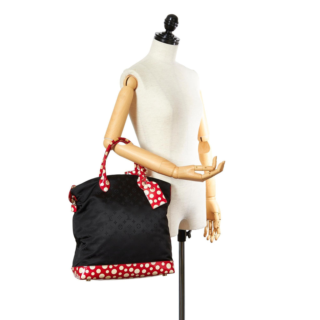Louis Vuitton Monogram Lockit Vertical Yayoi Kusama Dots Infinity MM (SHG-31818)