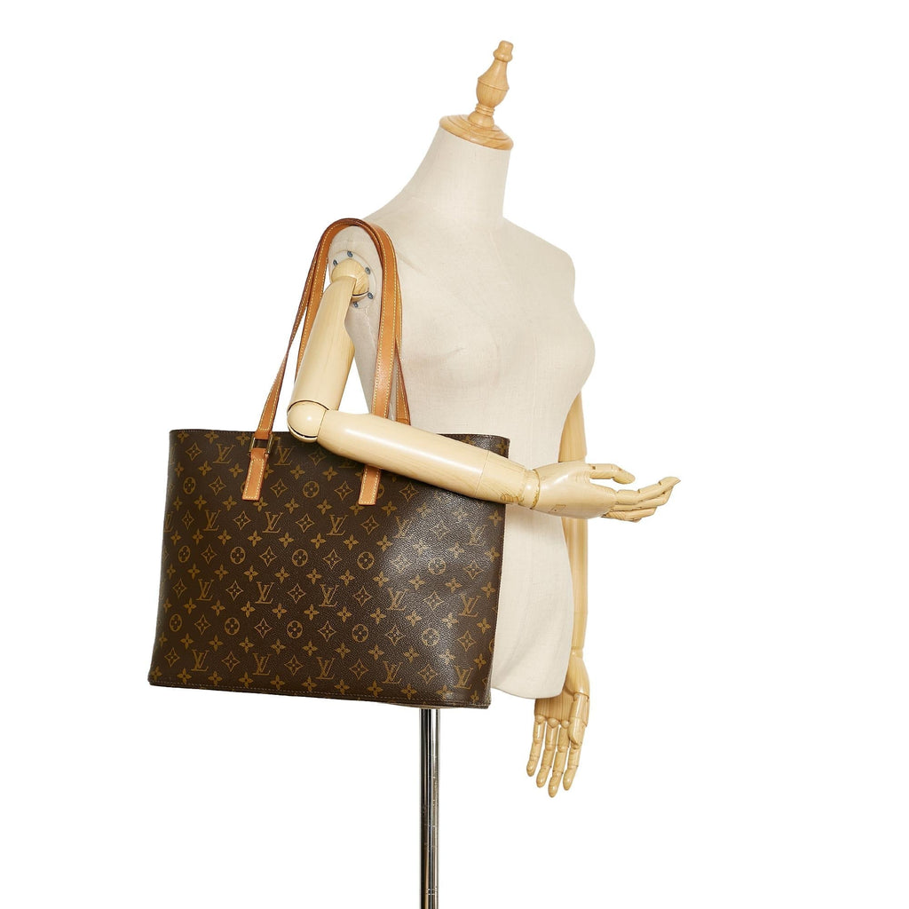 Louis Vuitton Monogram Luco (SHG-GIcmkd)