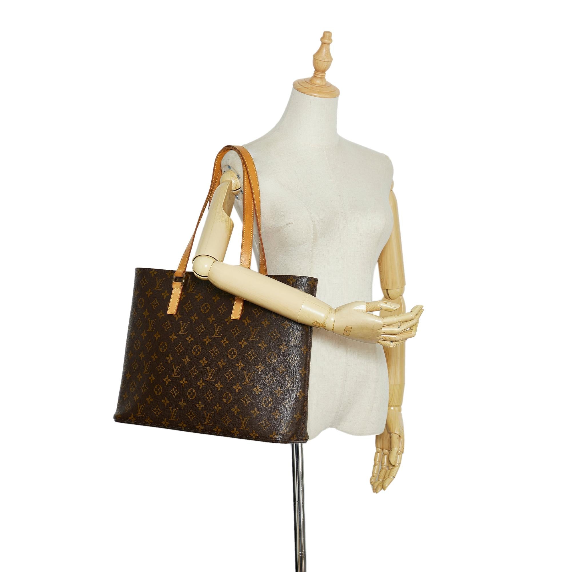 Louis Vuitton Monogram Luco (SHG-wpKRIz)