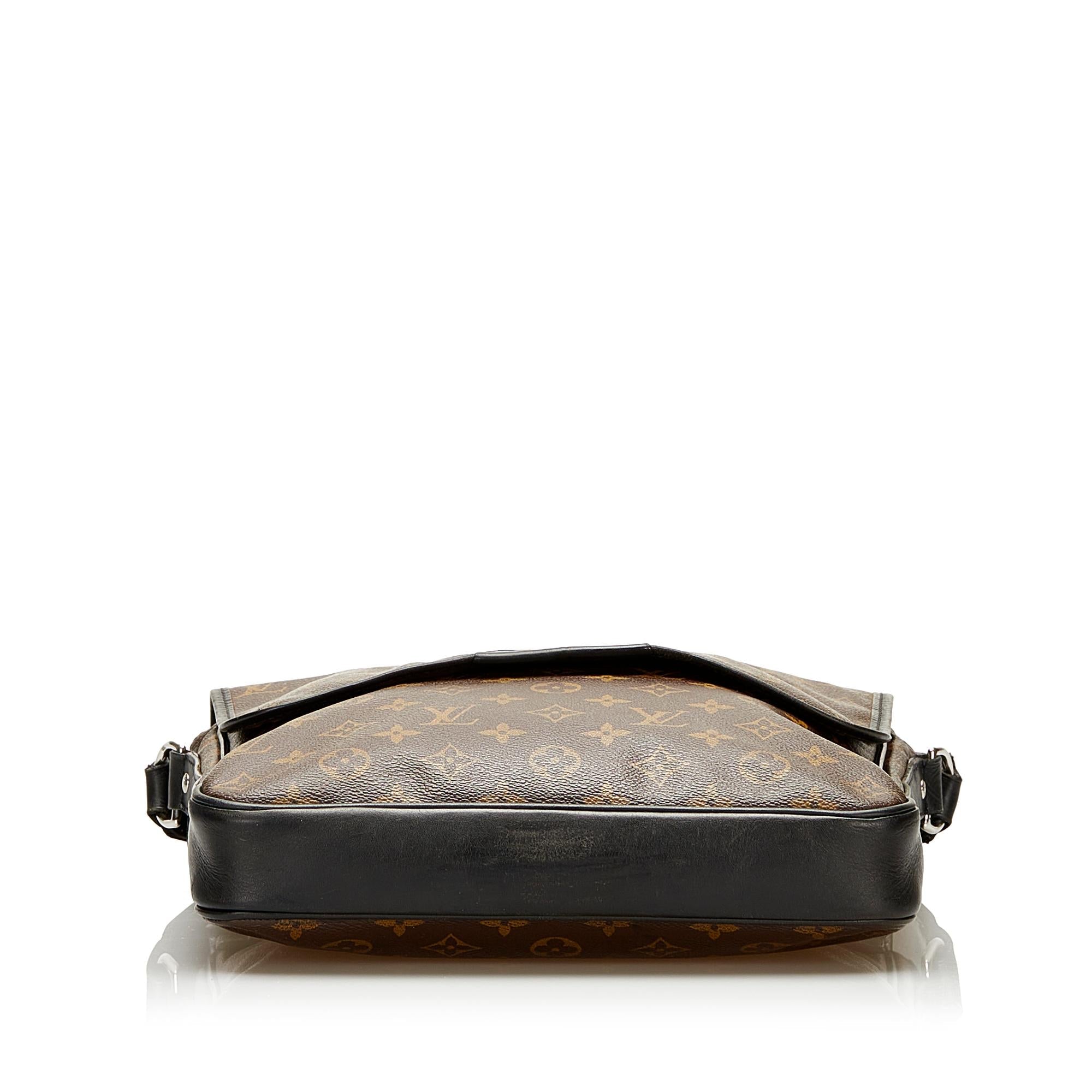 Louis Vuitton Monogram Macassar Bass MM (SHG-36020)