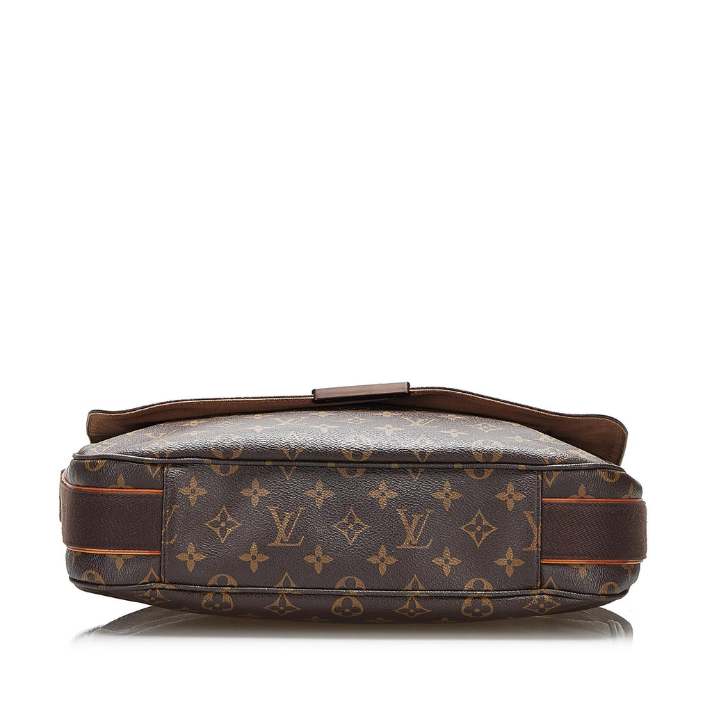 Louis Vuitton Monogram Macassar Bass MM (SHG-PAlLrk)