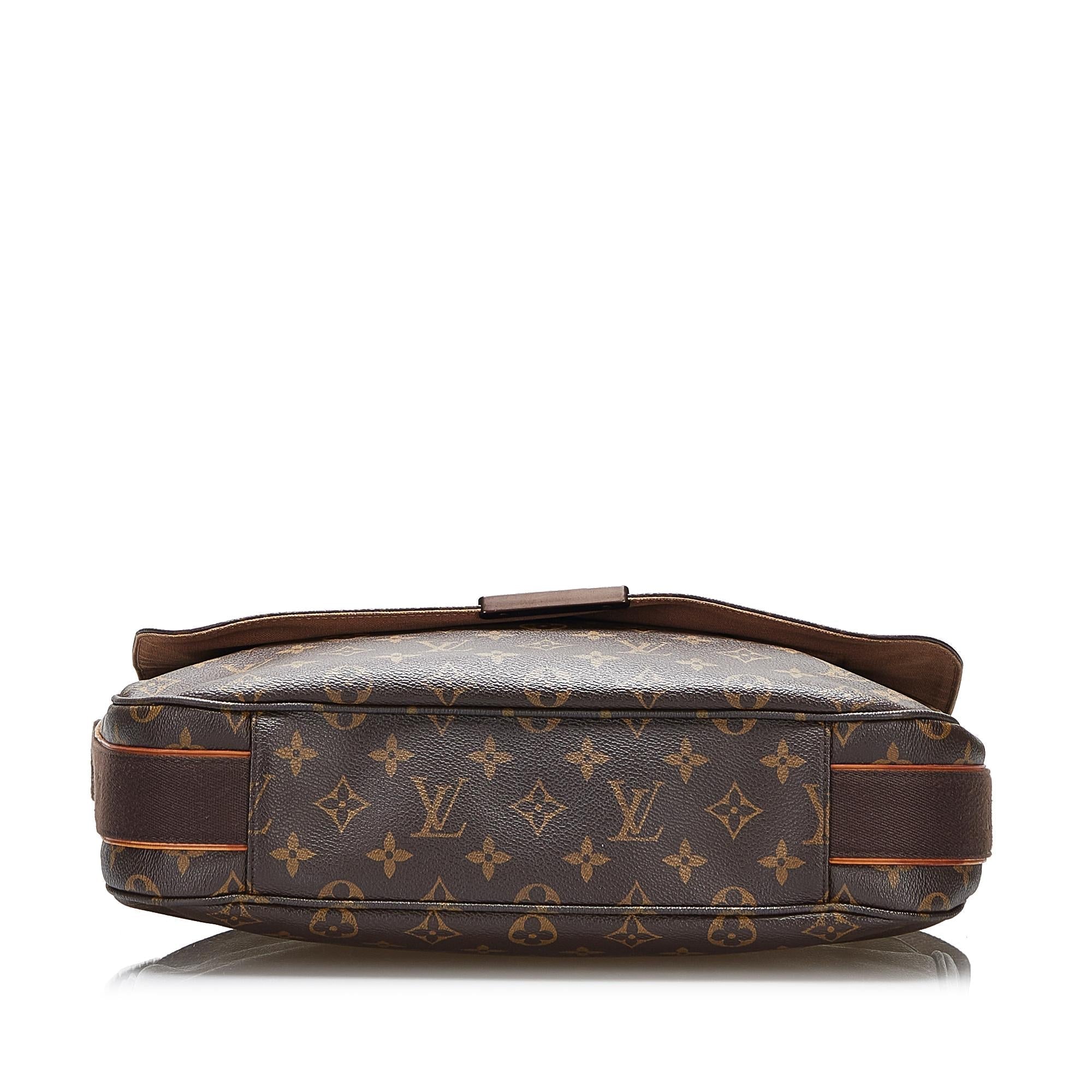 Louis Vuitton Monogram Macassar Bass MM (SHG-PAlLrk)