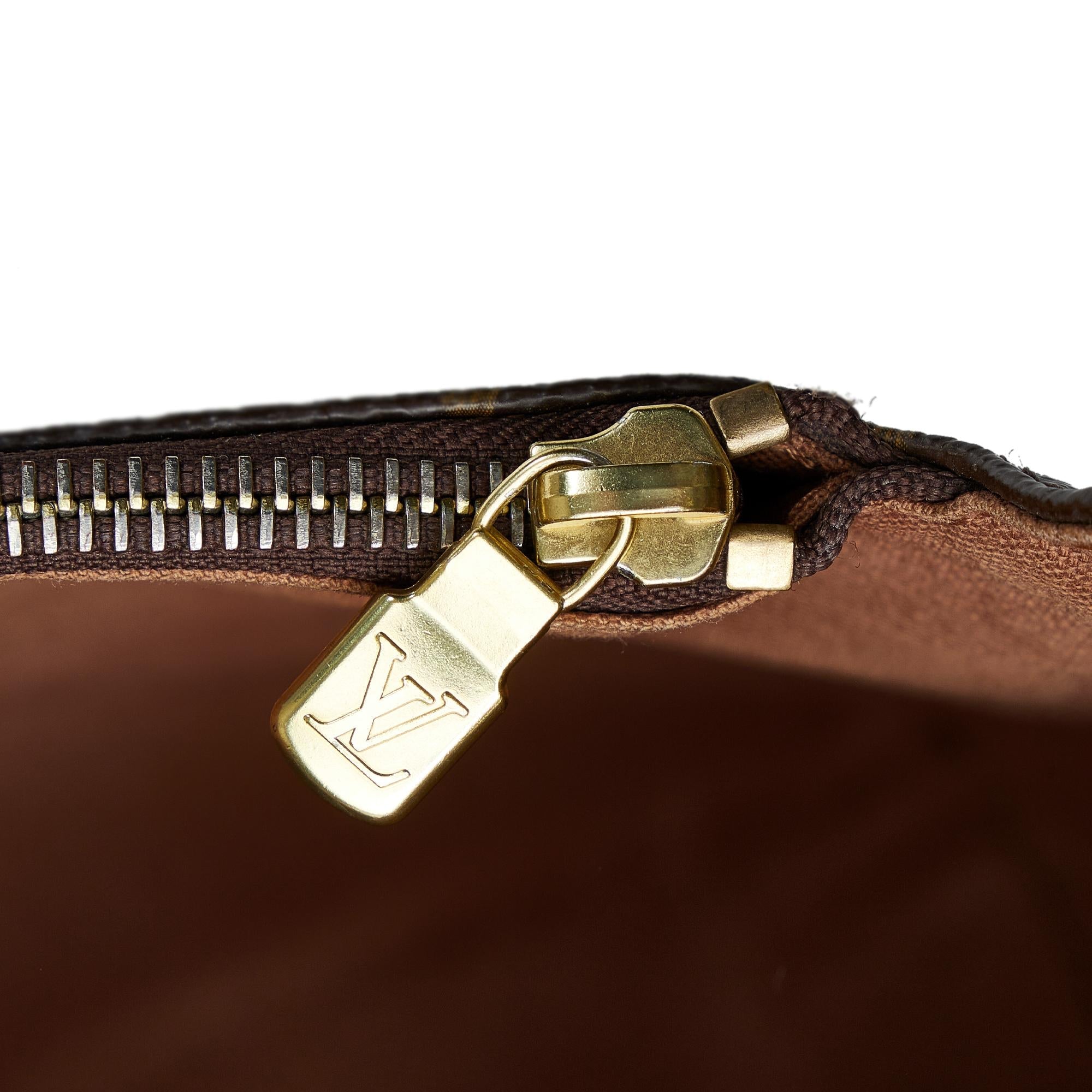 Louis Vuitton Monogram Macassar Bass MM (SHG-PAlLrk)