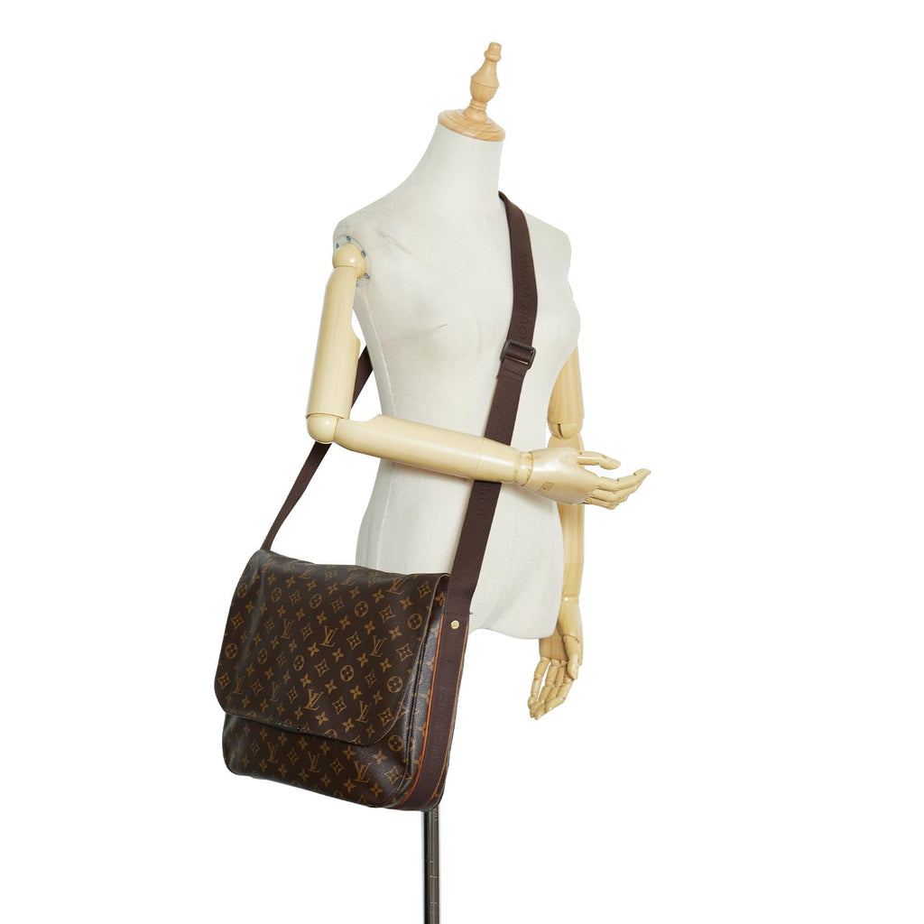 Louis Vuitton Monogram Macassar Bass MM (SHG-PAlLrk)