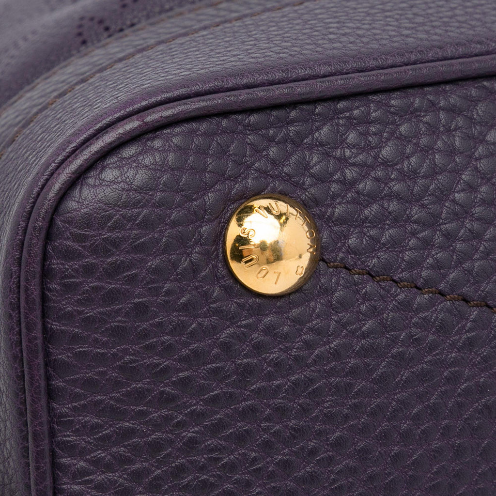 Louis Vuitton Monogram Mahina Stellar PM (SHG-djwW02)