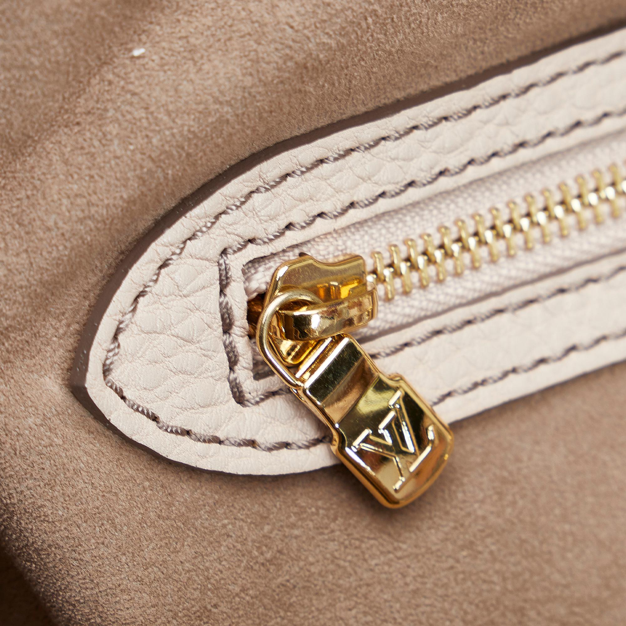 Louis Vuitton Monogram Mahina XL Hobo (SHG-a09AlK)