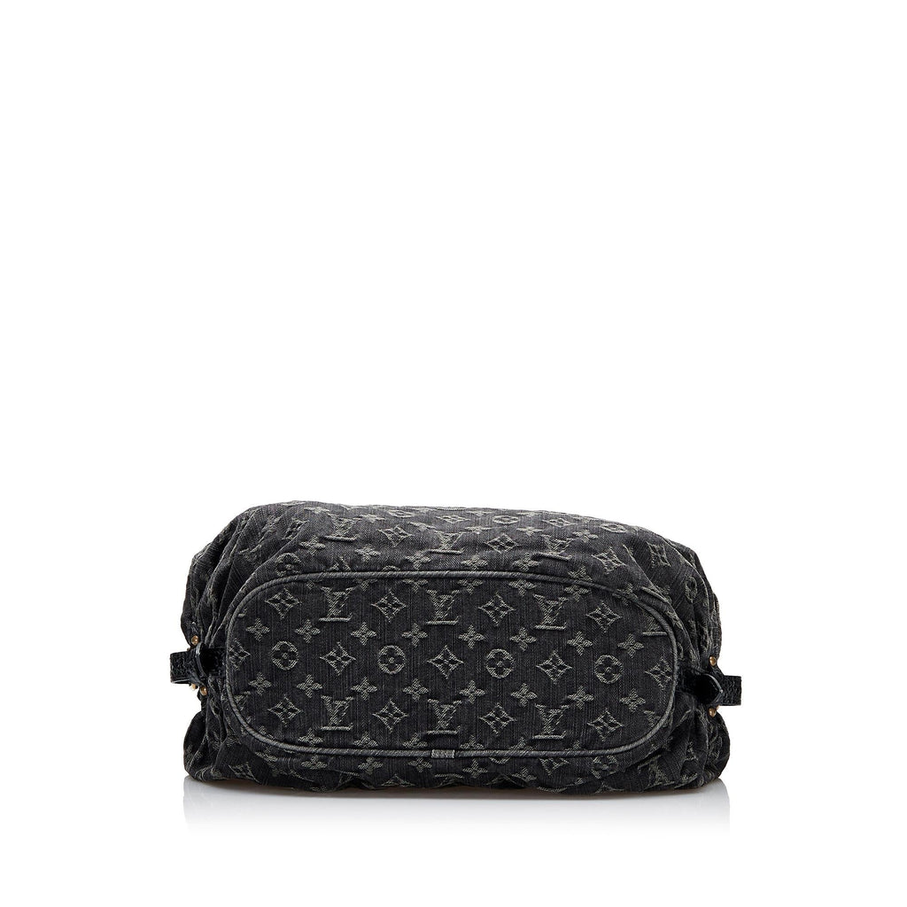 Louis Vuitton Monogram Mahina XS (SHG-Petr0E)