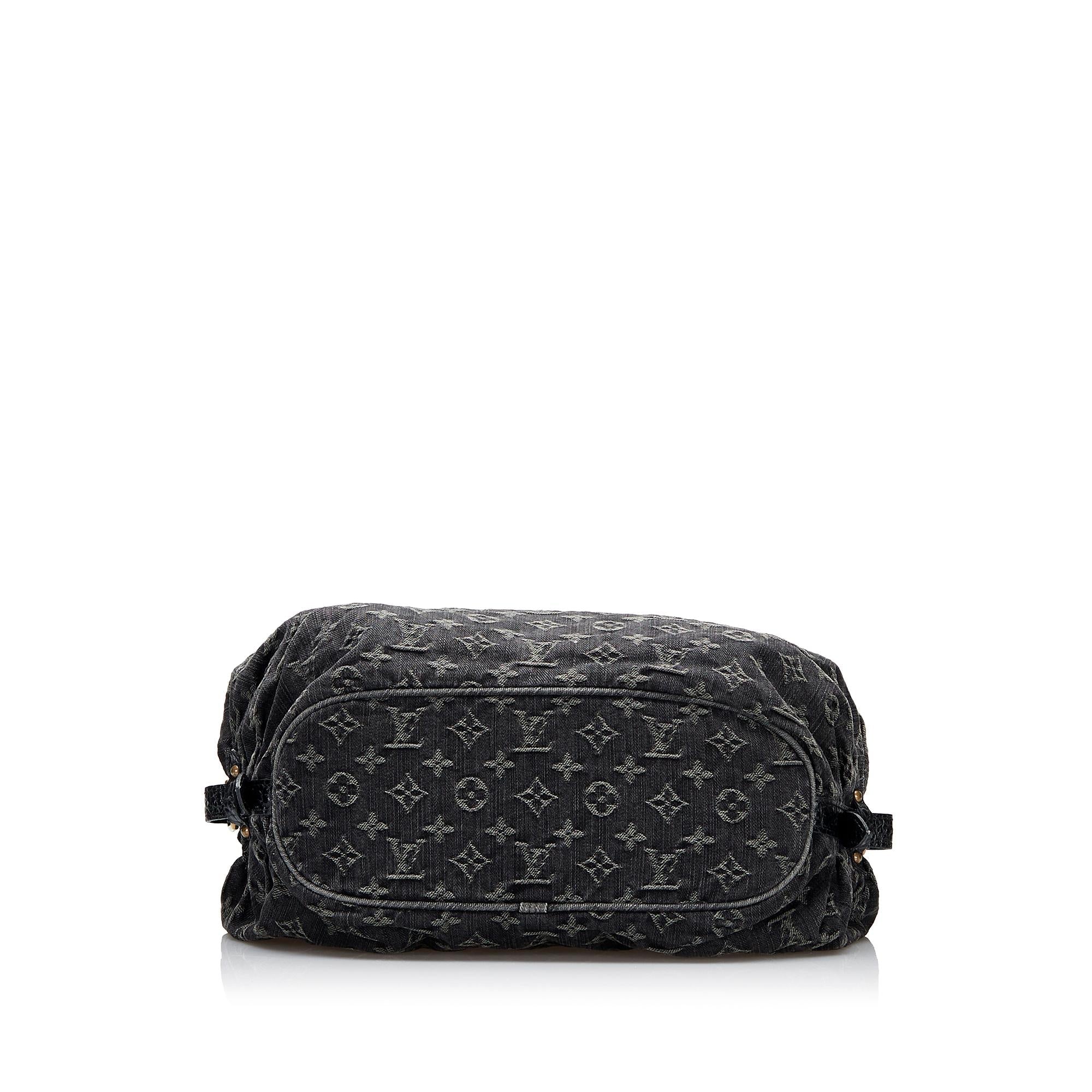 Louis Vuitton Monogram Mahina XS (SHG-Petr0E)