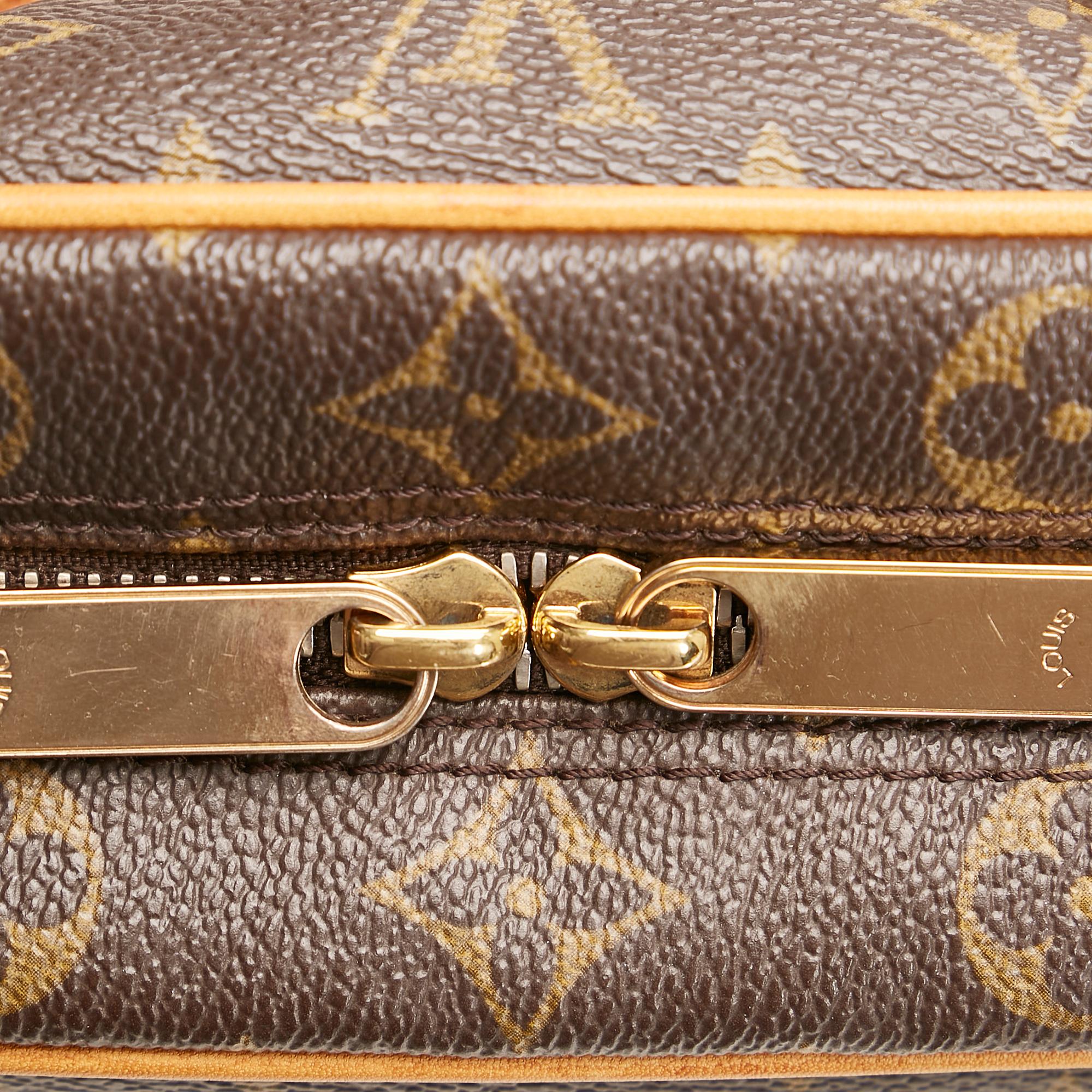 Louis Vuitton Monogram Manhattan PM (SHG-35875)