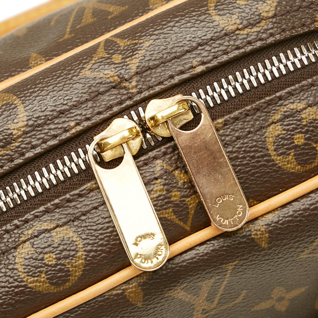 Louis Vuitton Monogram Manhattan PM (SHG-37980)
