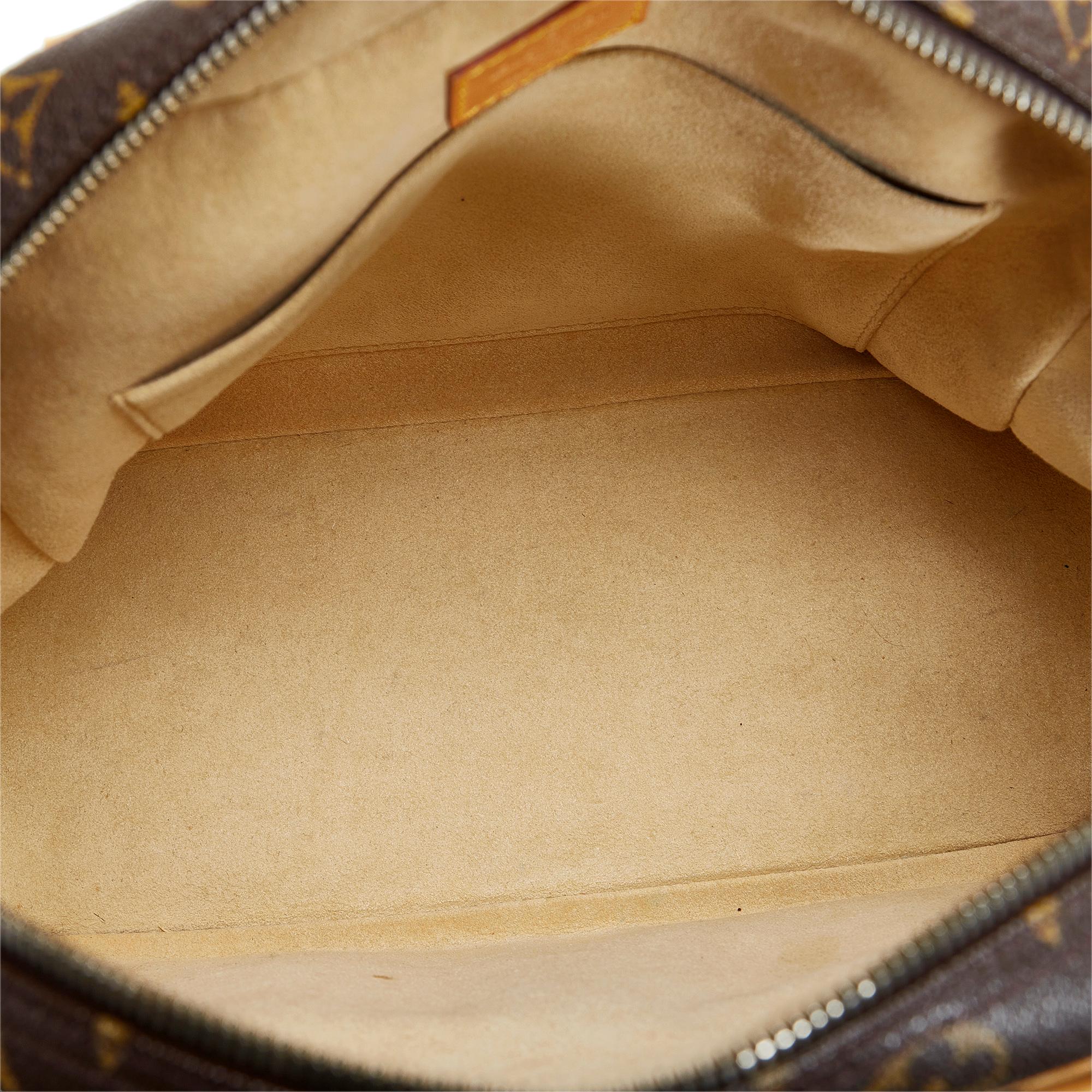 Louis Vuitton Monogram Manhattan PM (SHG-A8xYAf)