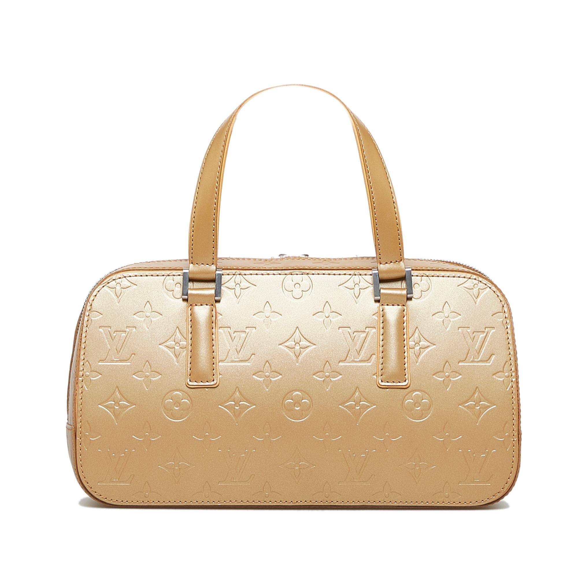 Louis Vuitton Monogram Mat Shelton (SHG-xLe2Wf)