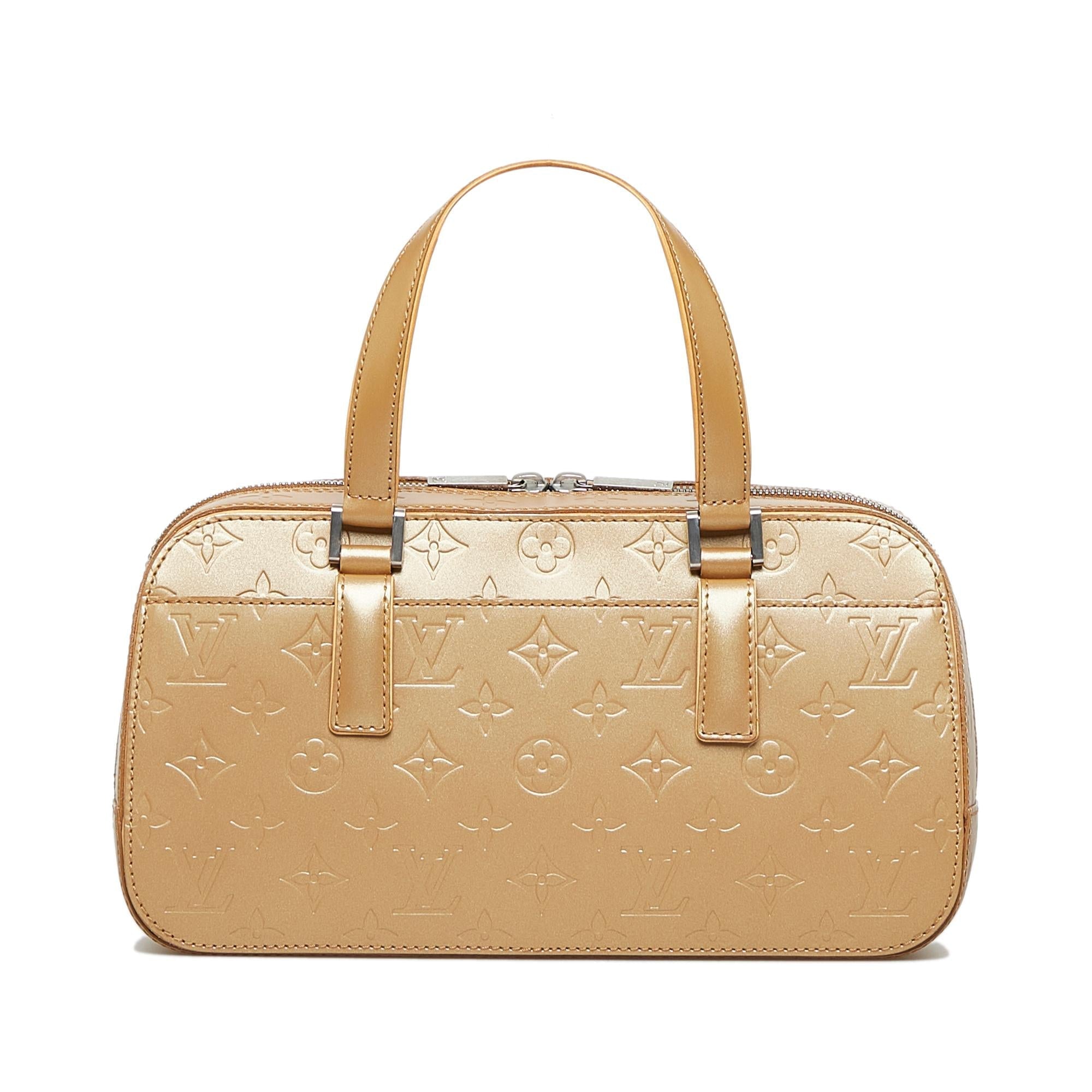 Louis Vuitton Monogram Mat Shelton (SHG-xLe2Wf)