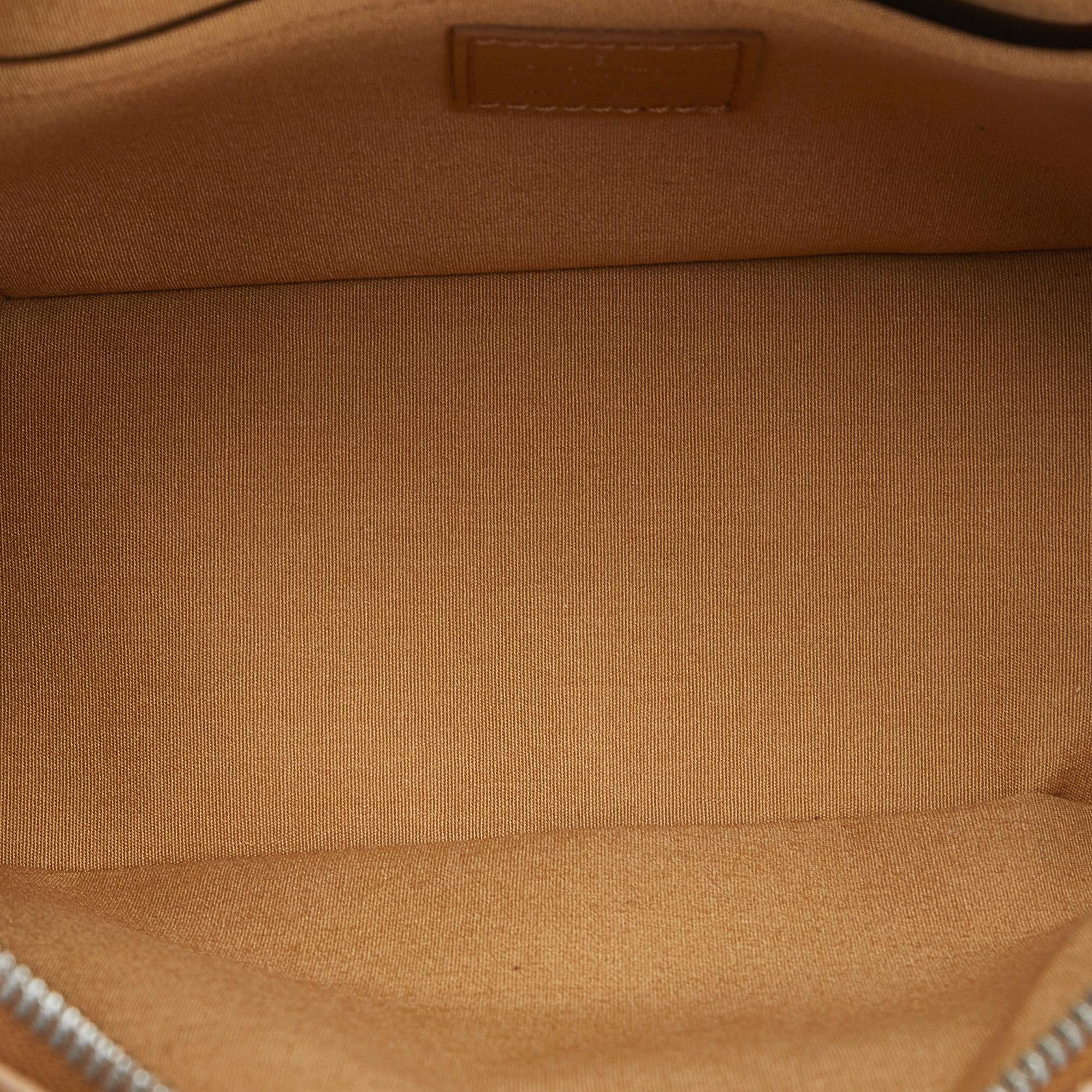 Louis Vuitton Monogram Mat Shelton (SHG-xLe2Wf)