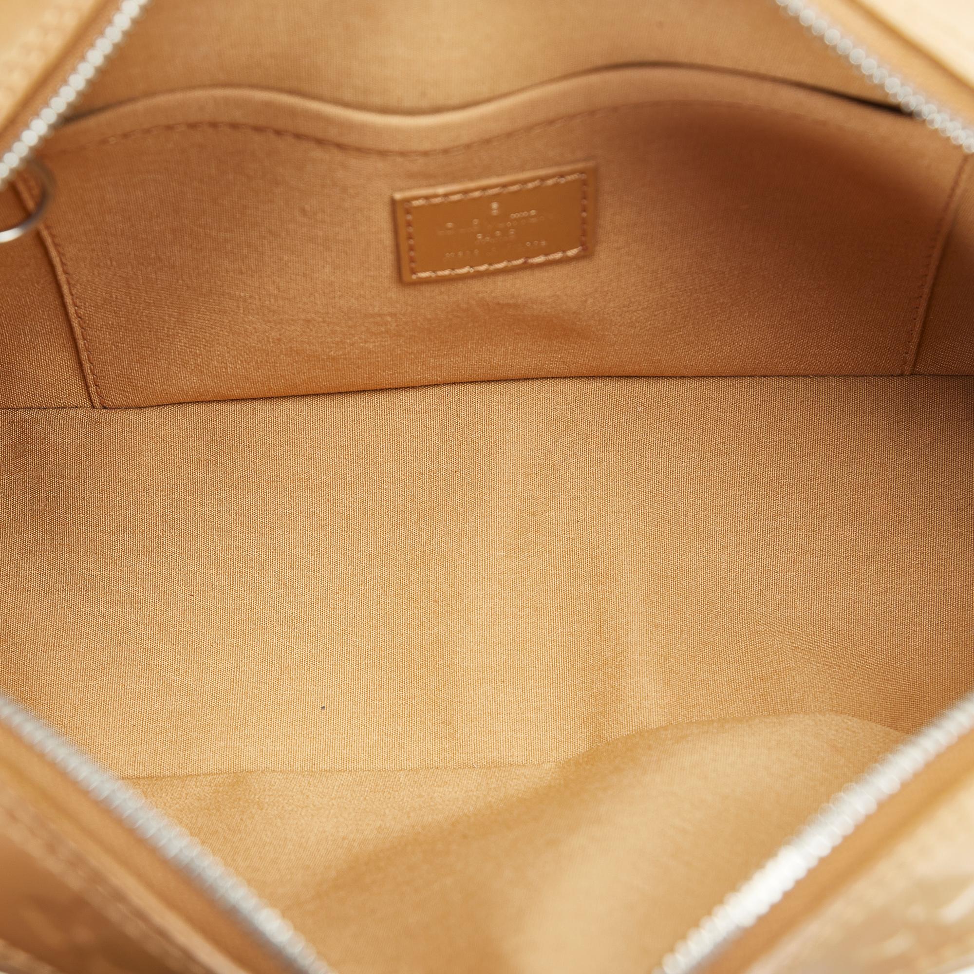 Louis Vuitton Monogram Mat Shelton (SHG-g6e1tZ)