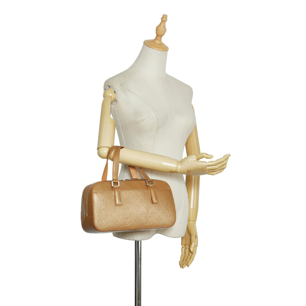 Louis Vuitton Monogram Mat Shelton (SHG-g6e1tZ)