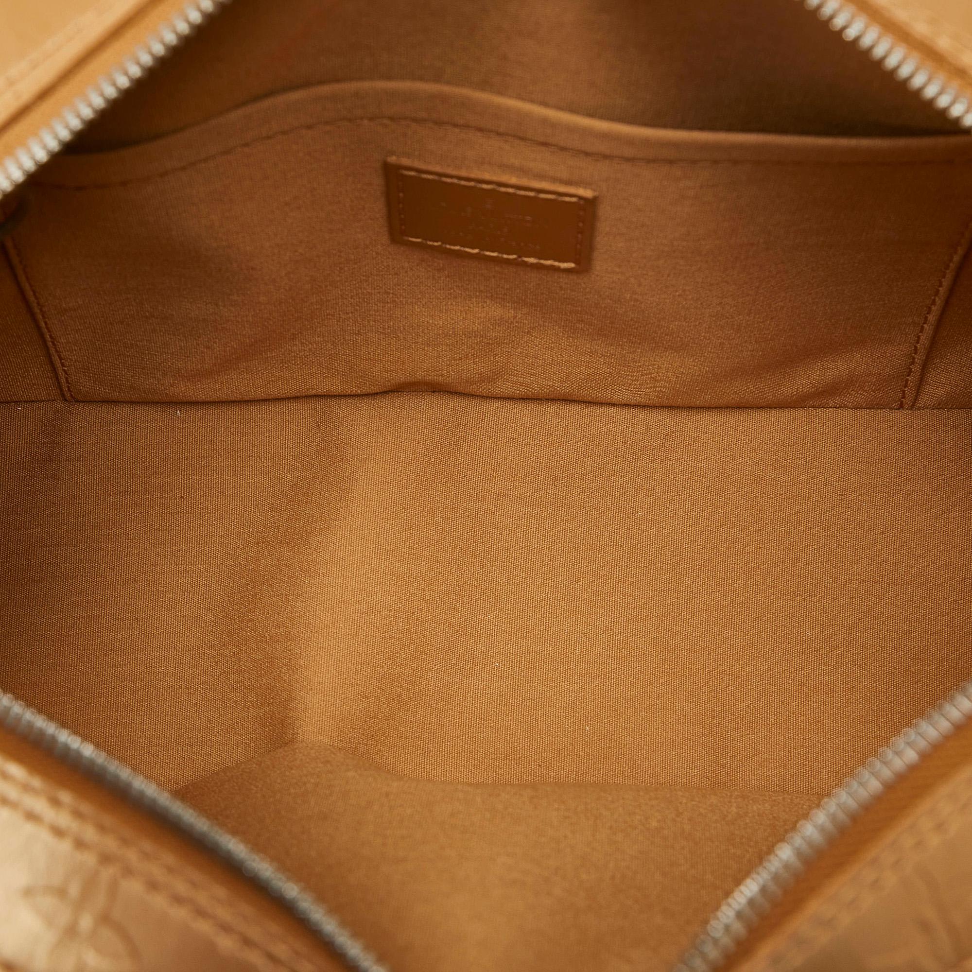 Louis Vuitton Monogram Mat Shelton (SHG-4OLIpQ)
