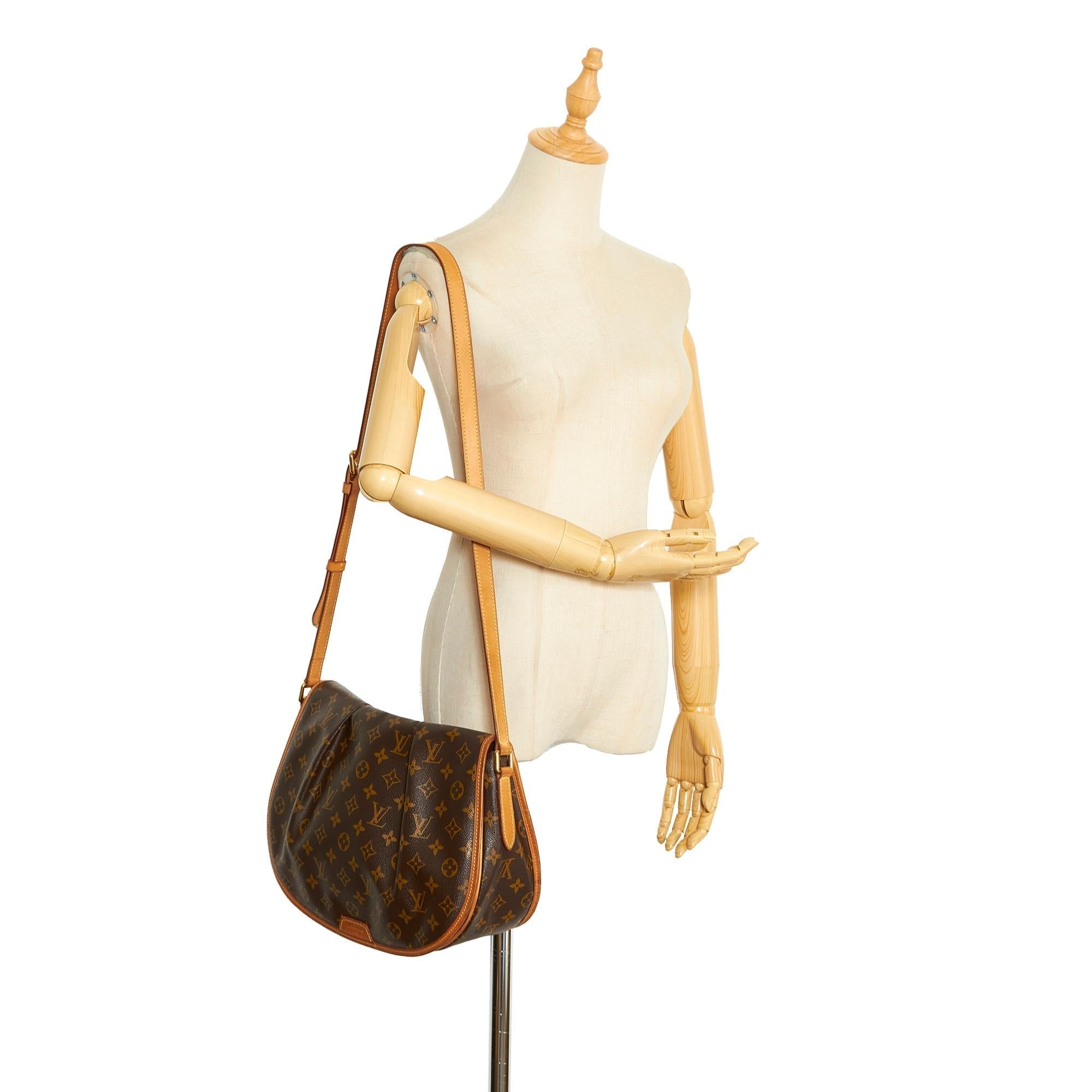Louis Vuitton Monogram Menilmontant MM (SHG-9u03UA)