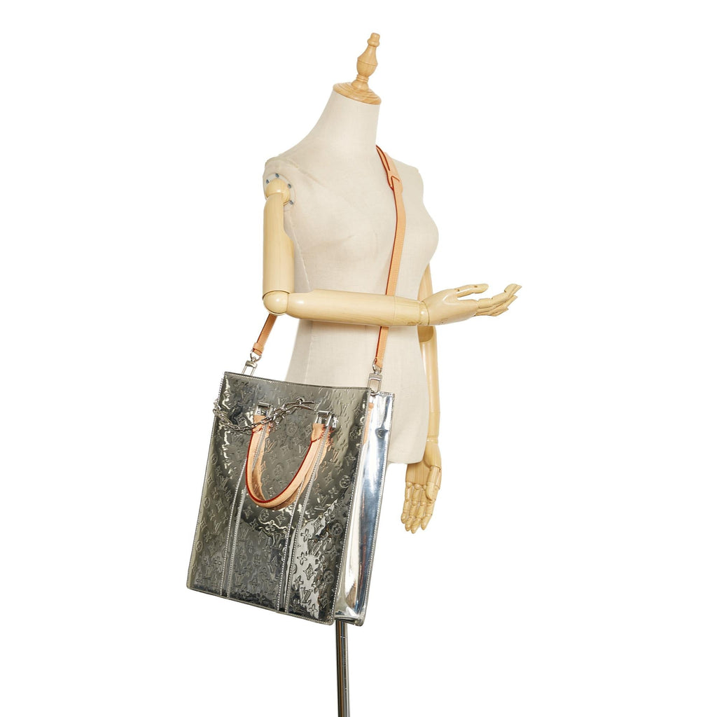 Louis Vuitton Monogram Mirror Sac Plat (SHG-kDIEPs)