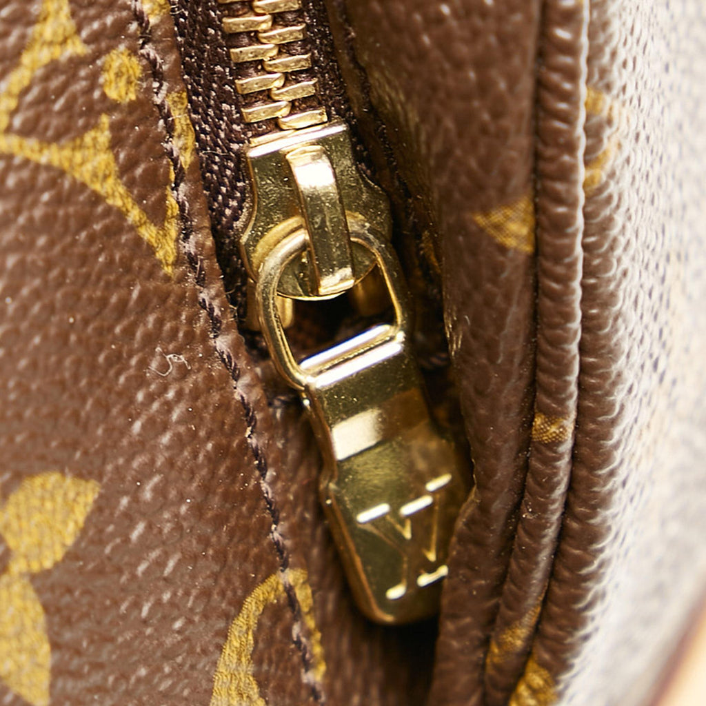 Louis Vuitton Monogram Montsouris MM (SHG-bGFi6Q)