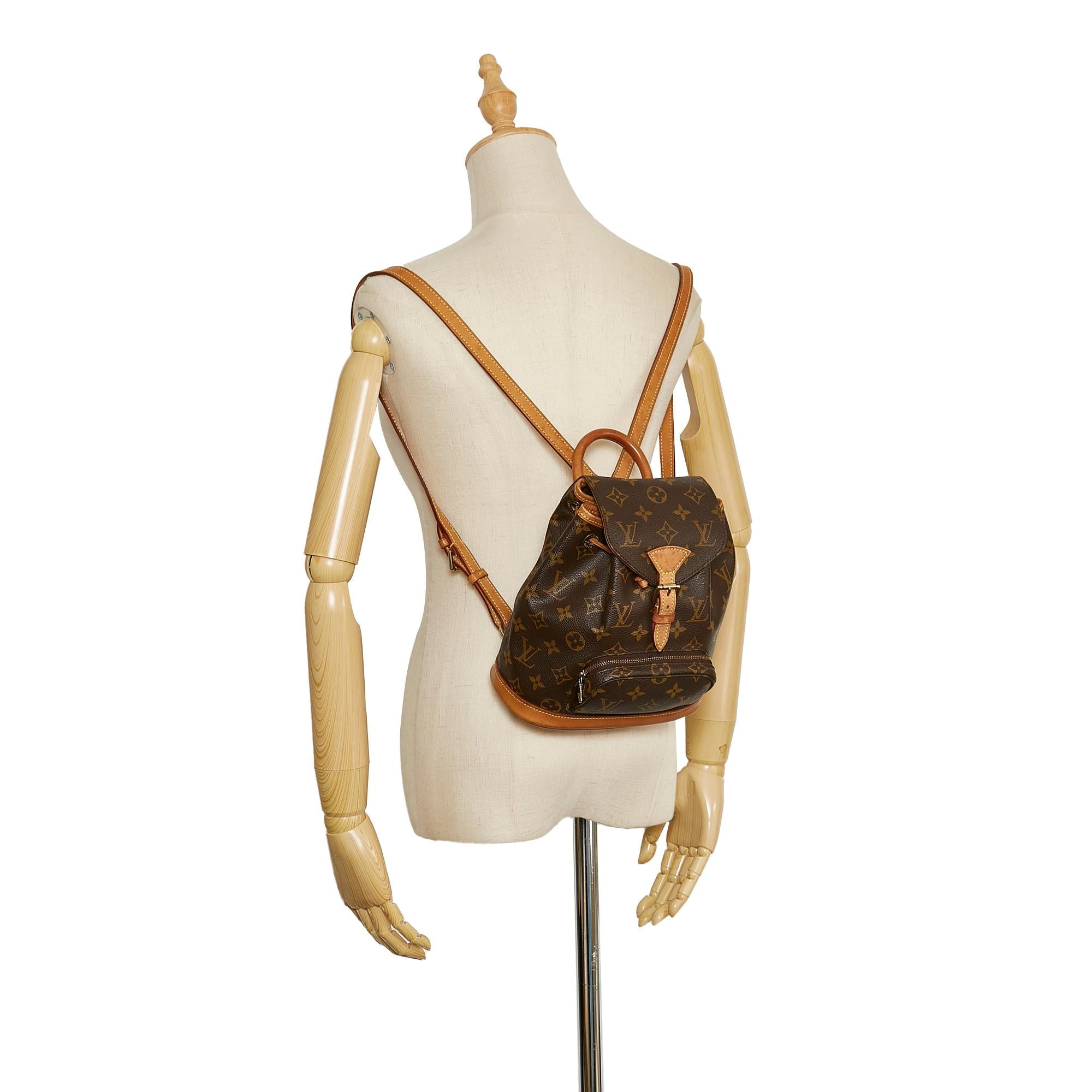 Louis Vuitton Monogram Montsouris MM (SHG-ezc3Vk)