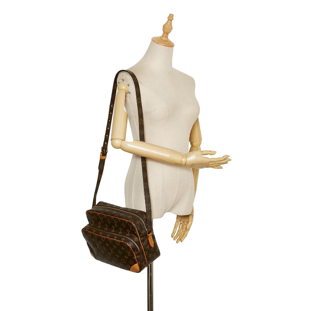 Louis Vuitton Monogram Nile (SHG-36363)