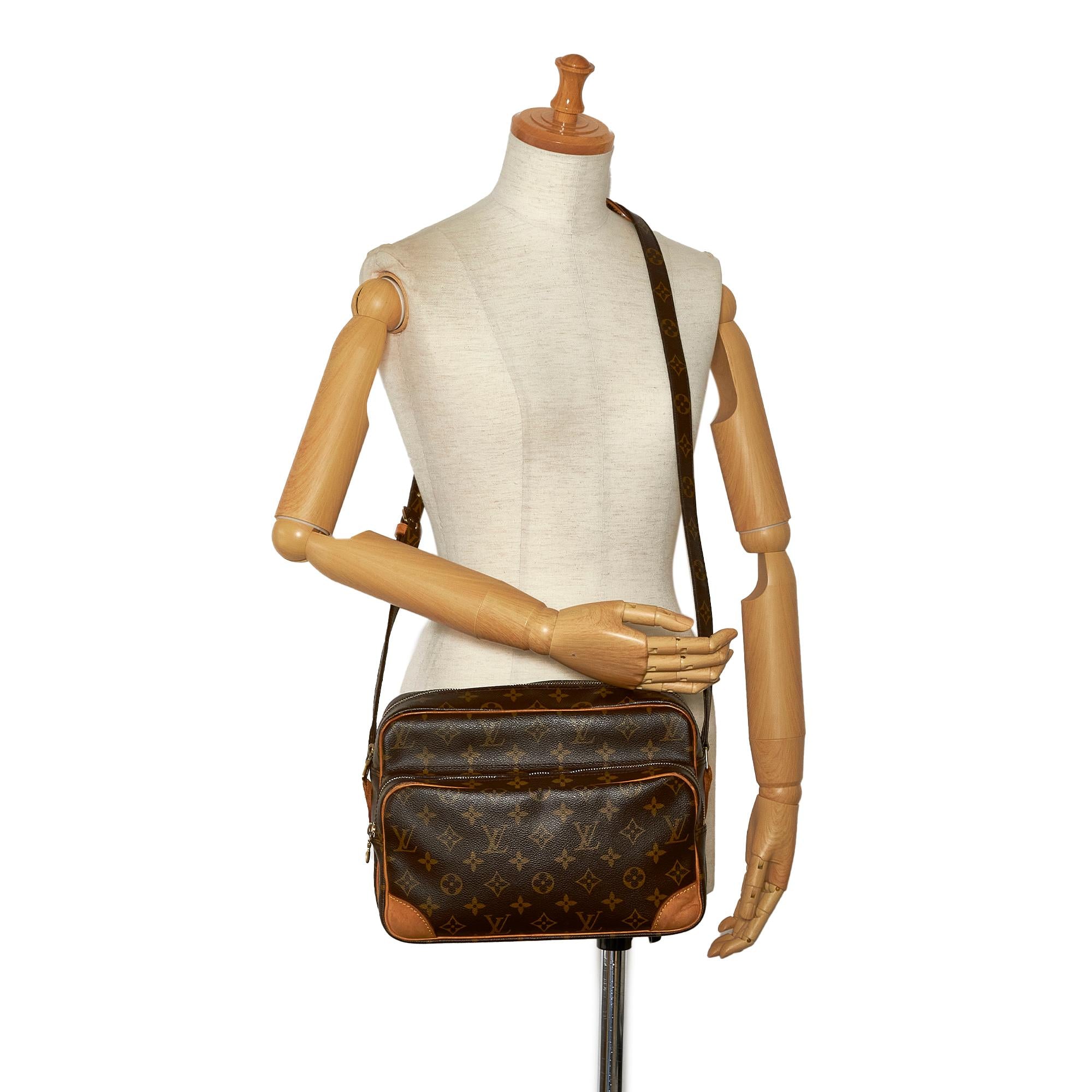 Louis Vuitton Monogram Nile (SHG-UCikrF)