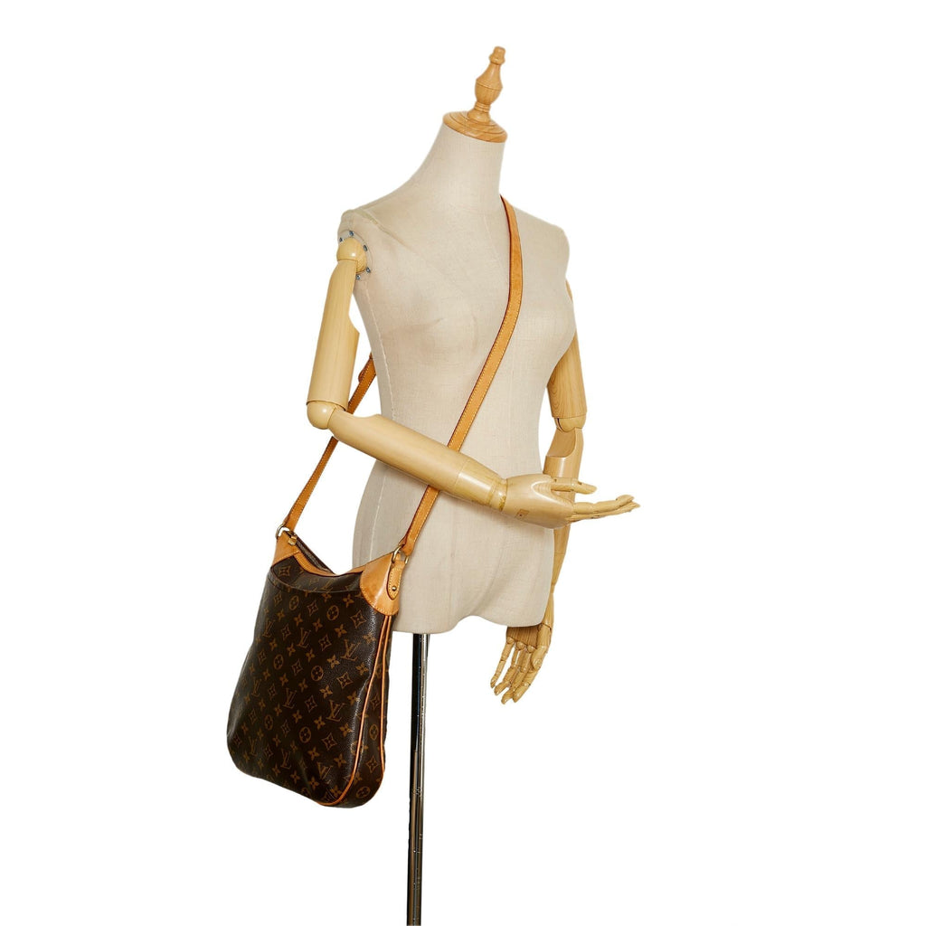Louis Vuitton Monogram Odeon MM (SHG-rRDILo)