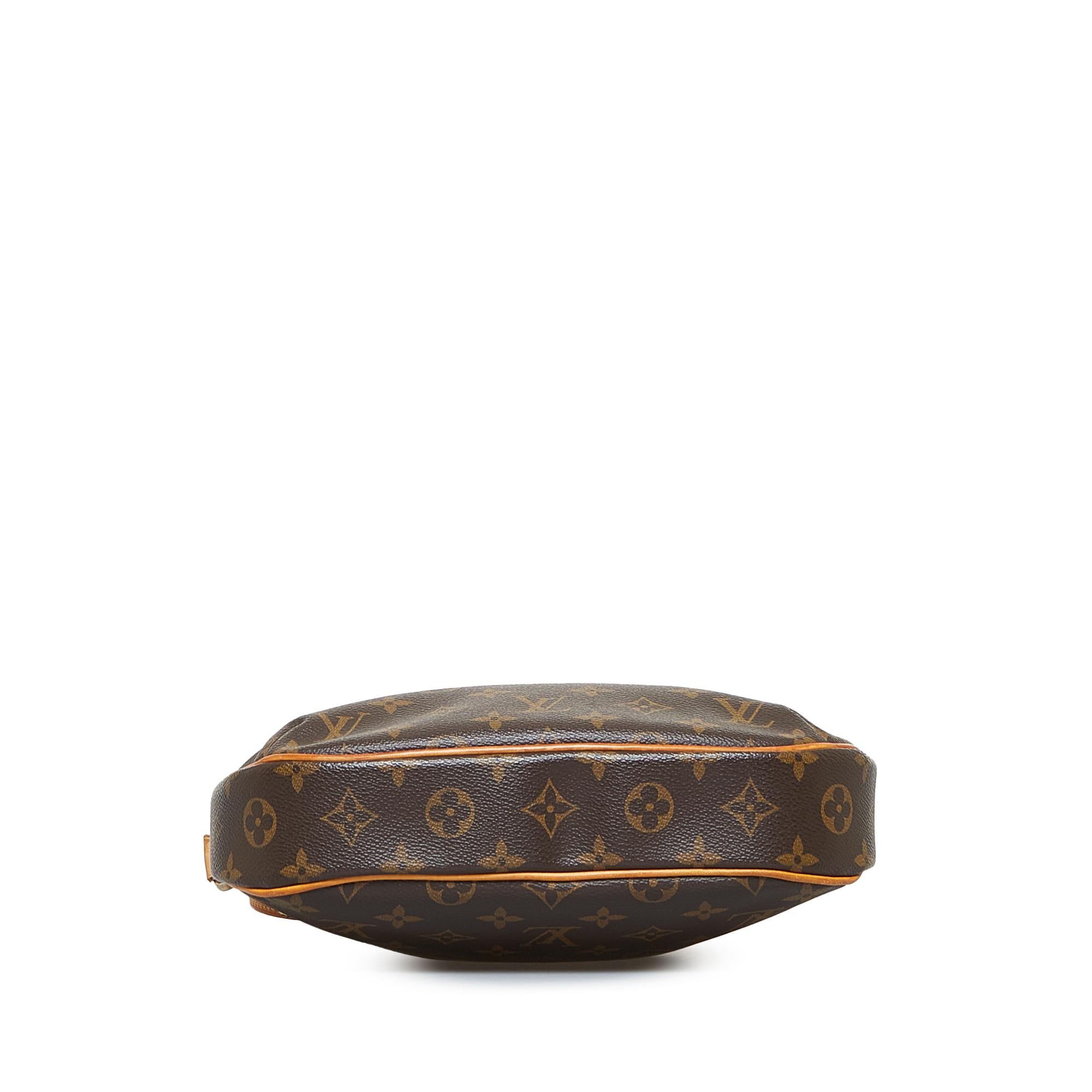 Louis Vuitton Monogram Odeon PM (SHG-A6HTZo)