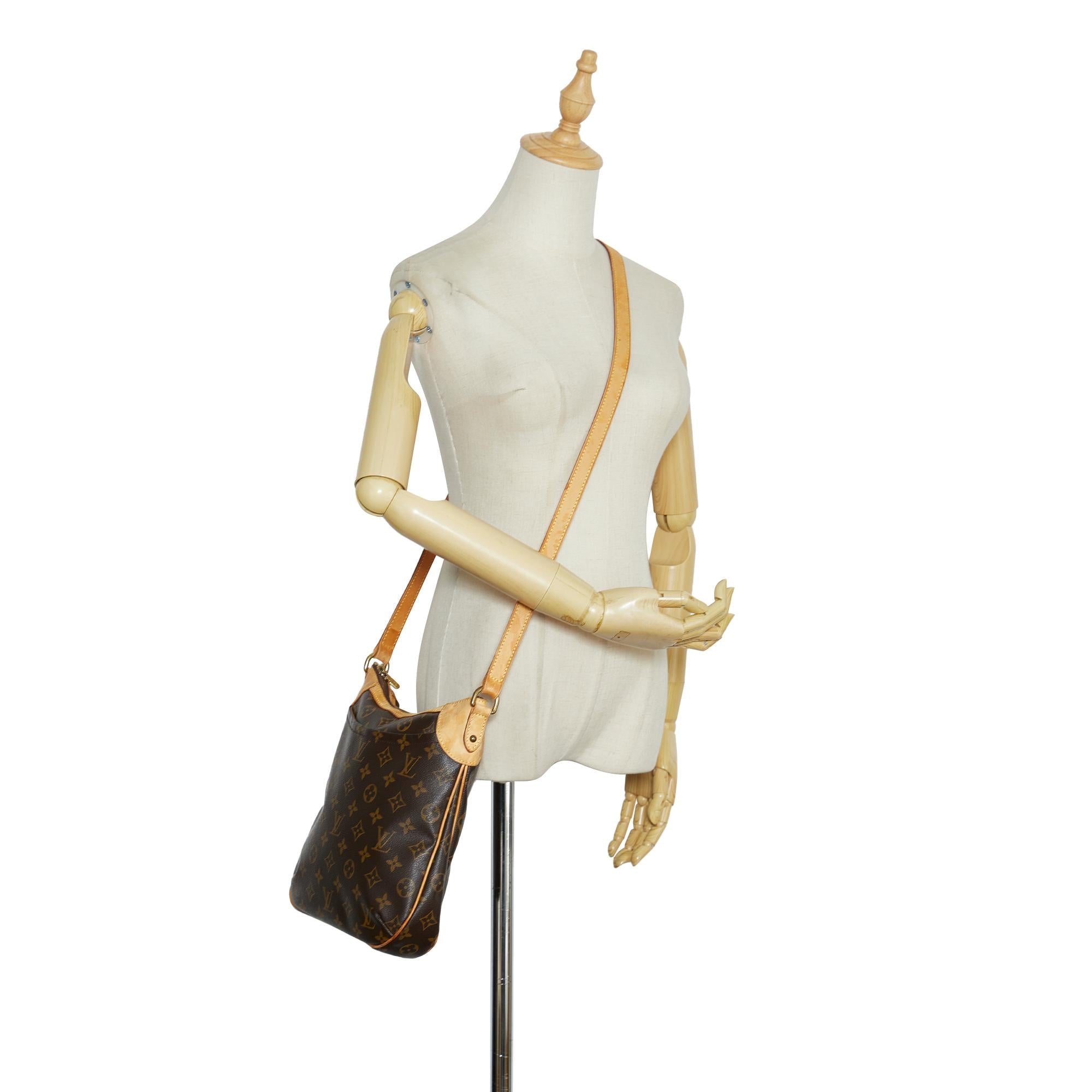 Louis Vuitton Monogram Odeon PM (SHG-irhcKh)