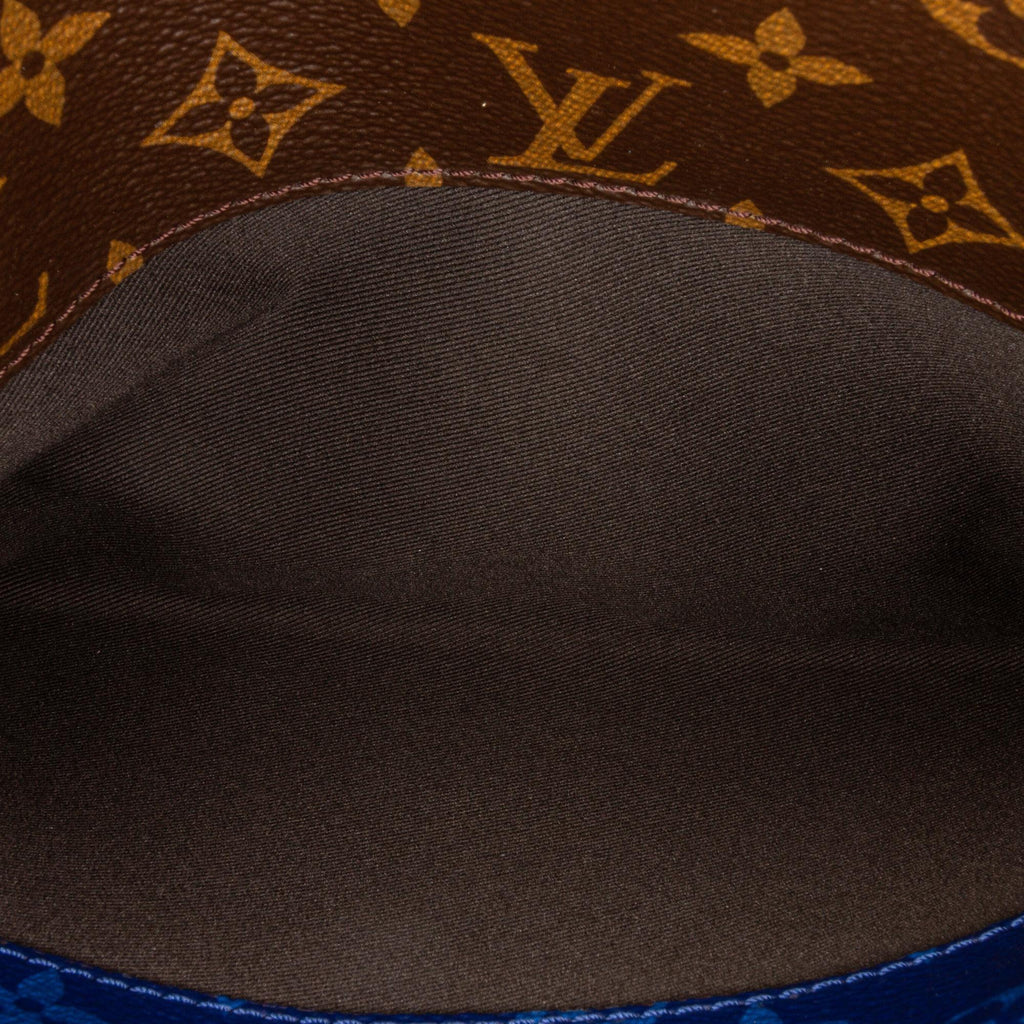 Louis Vuitton Monogram Pacific Outdoor Pouch (SHG-1lMqra)