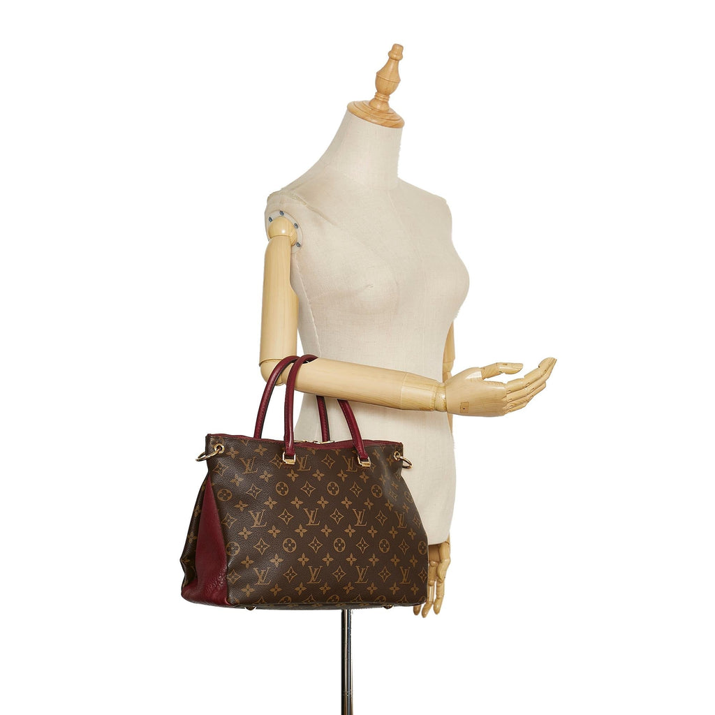 Louis Vuitton Monogram Pallas MM (SHG-37018)