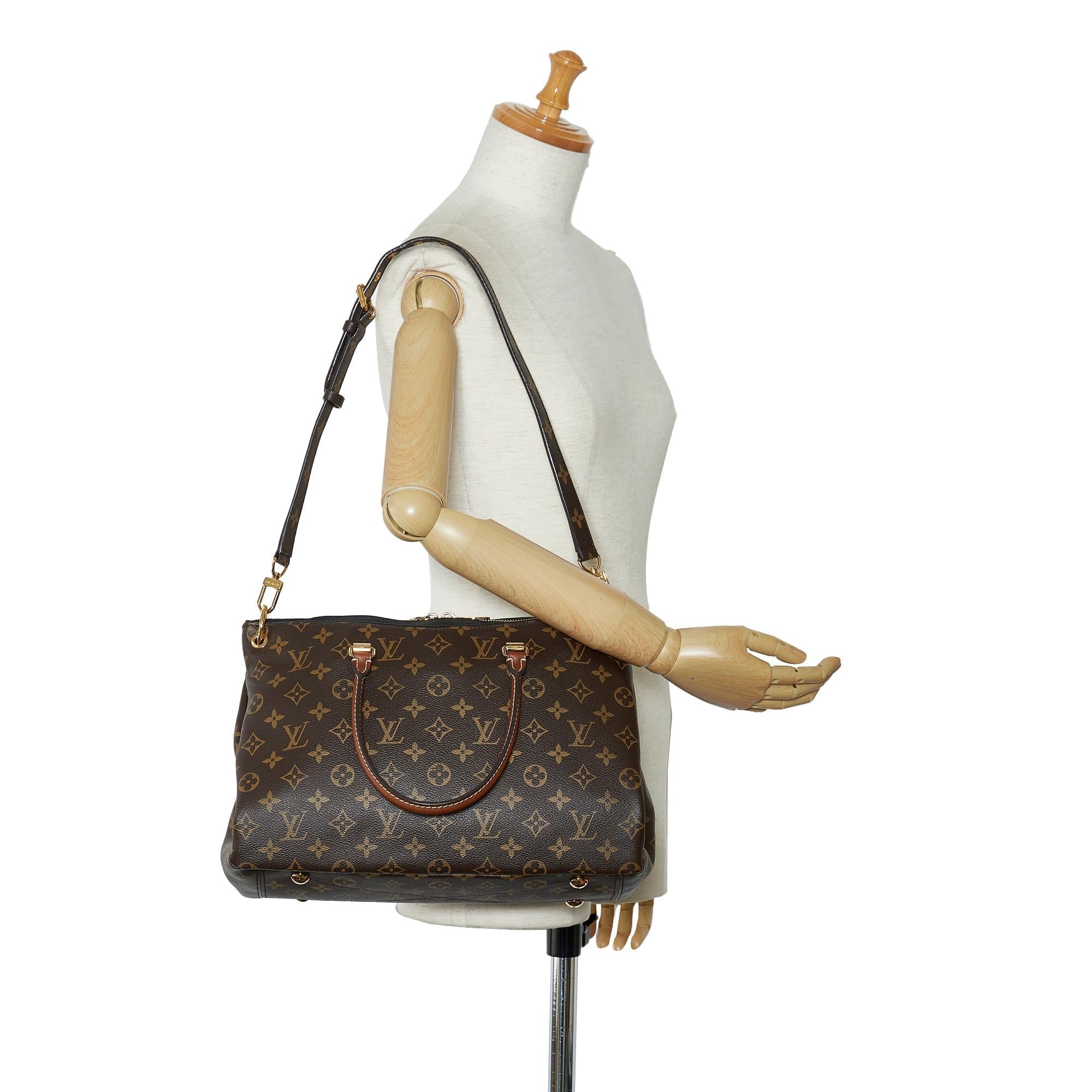 Louis Vuitton Monogram Pallas MM (SHG-djCN83)