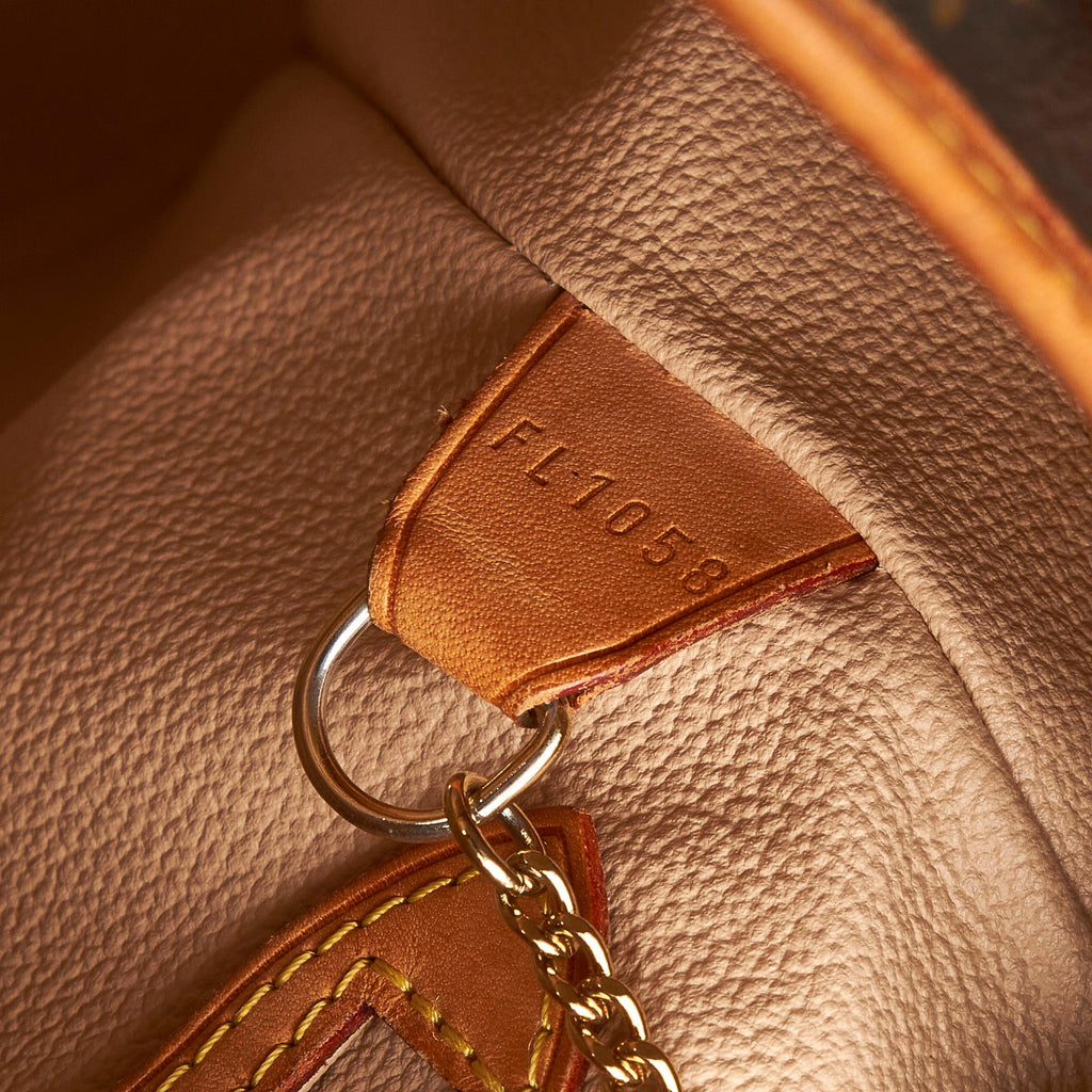 Louis Vuitton Monogram Petit Bucket (SHG-2blOsG)