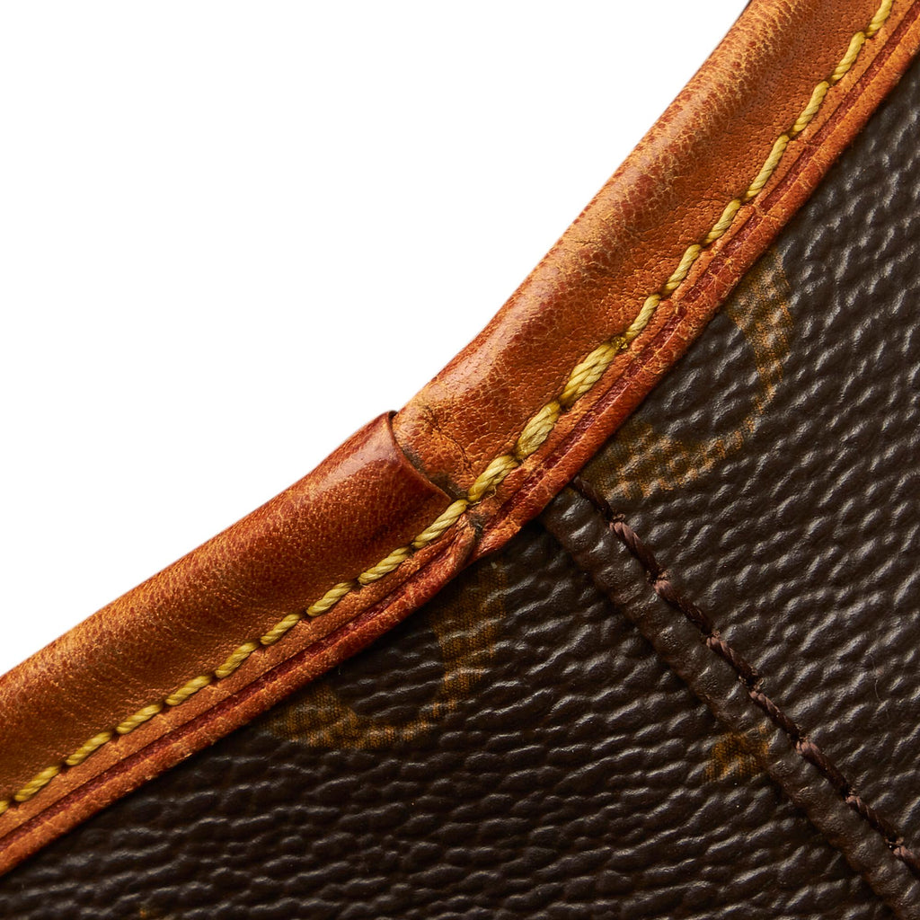 Louis Vuitton Monogram Petit Bucket (SHG-2blOsG)