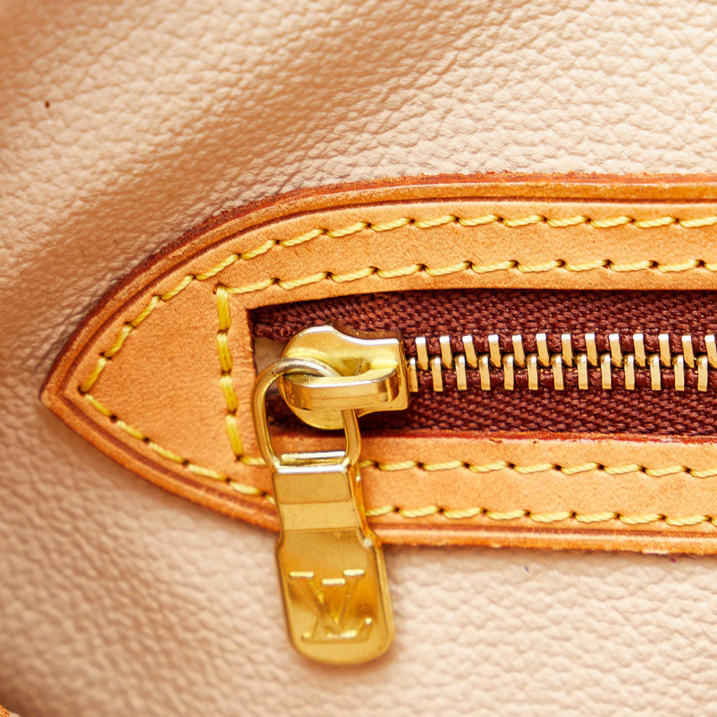 Louis Vuitton Monogram Petit Bucket (SHG-TI9Kx7)