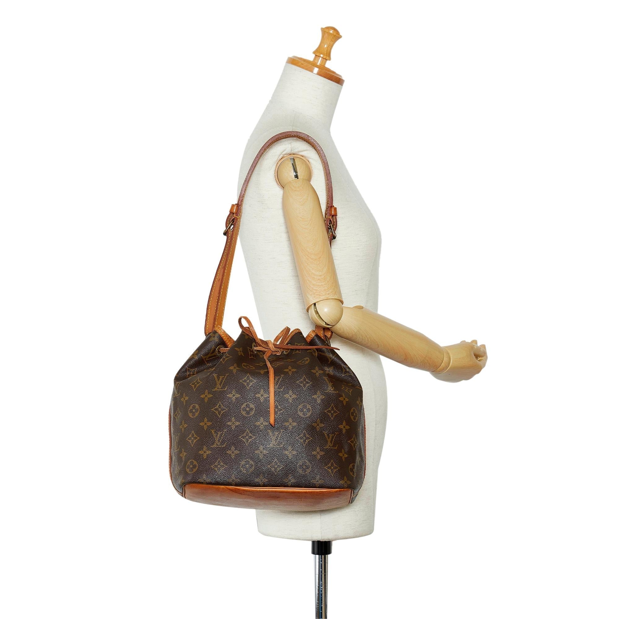 Louis Vuitton Monogram Petit Noe (SHG-IAotbZ)
