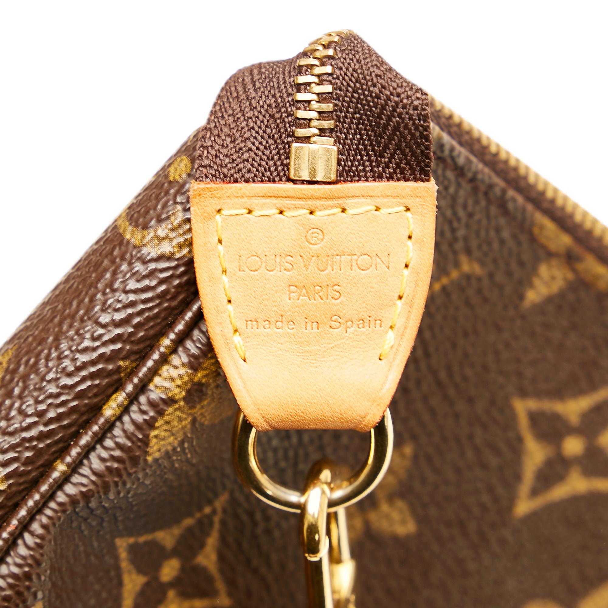 Louis Vuitton Monogram Pochette Accessoires Long Strap (SHG-L6L2rq)