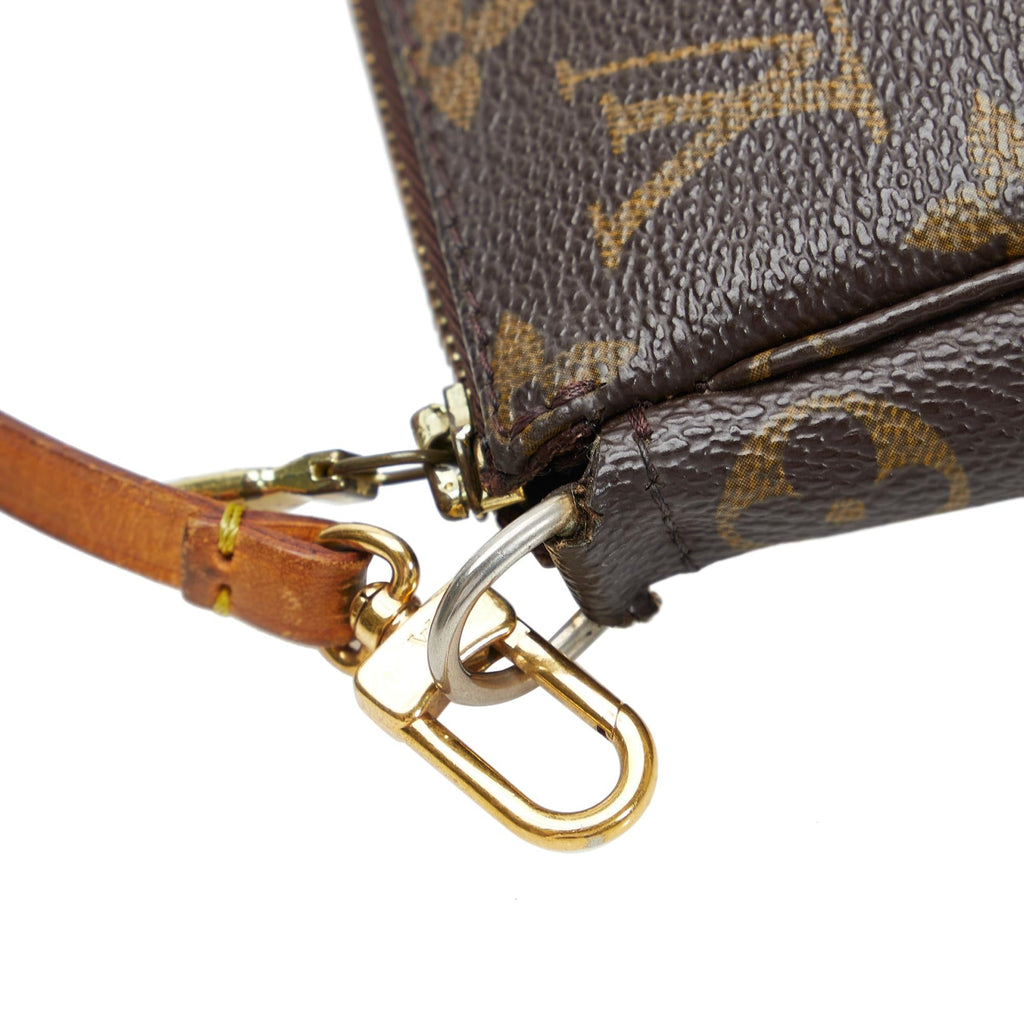 Louis Vuitton Monogram Pochette Accessoires (SHG-BXyLRO)