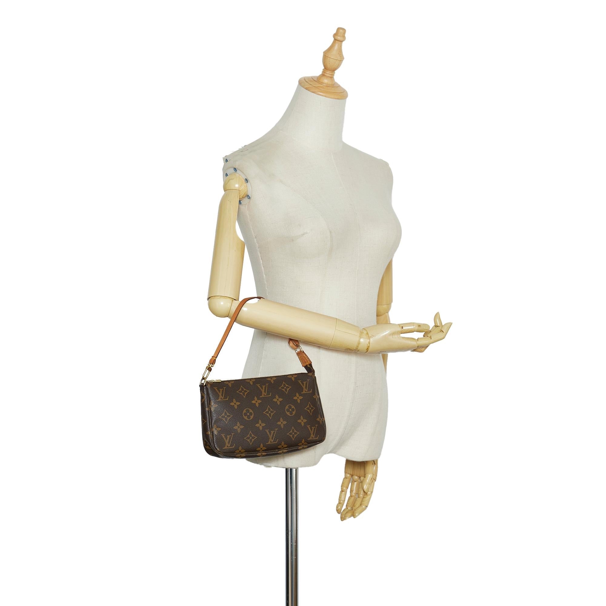 Louis Vuitton Monogram Pochette Accessoires (SHG-5KU8hZ)