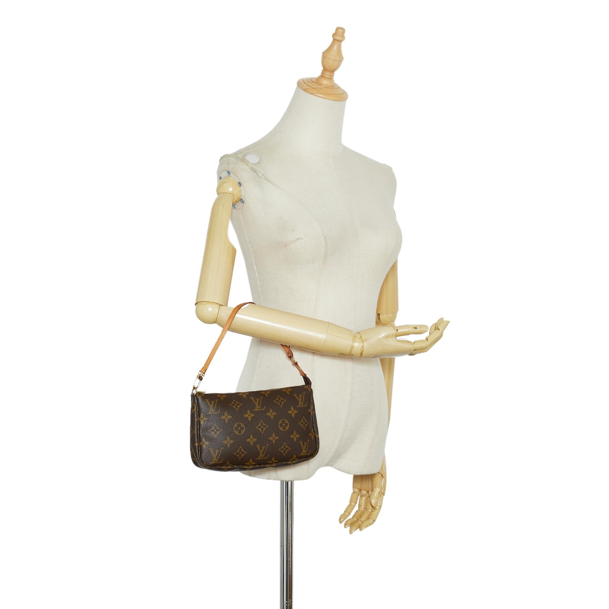 Louis Vuitton Monogram Pochette Accessoires (SHG-McI4bX)