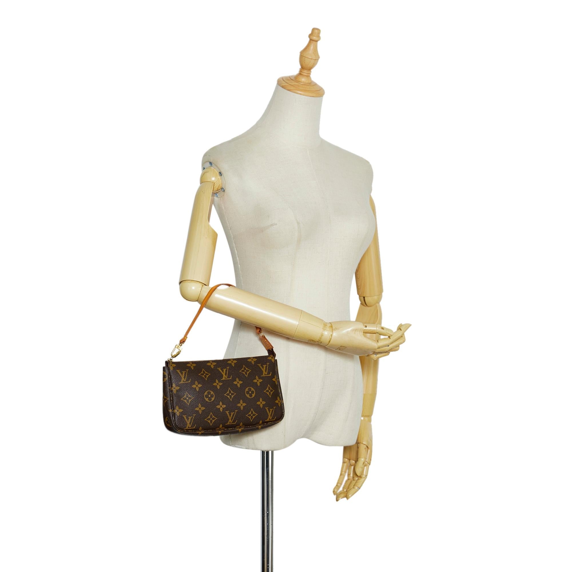 Louis Vuitton Monogram Pochette Accessoires (SHG-3Vk1Tv)