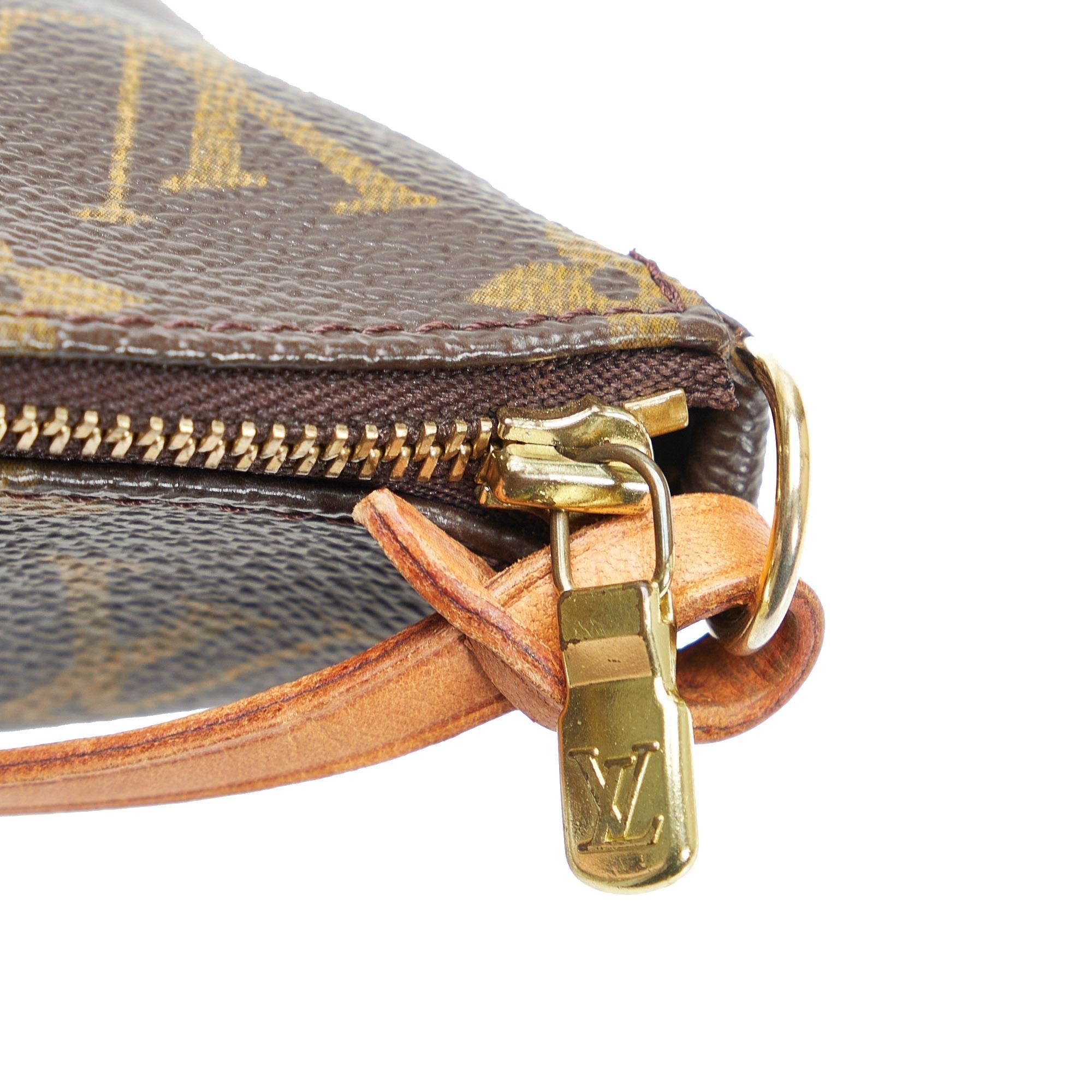 Louis Vuitton Monogram Pochette Accessoires (SHG-T5rRUt)