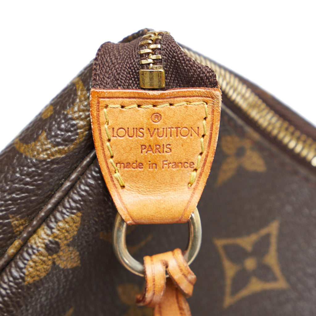 Louis Vuitton Monogram Pochette Accessoires (SHG-ruuiLm)