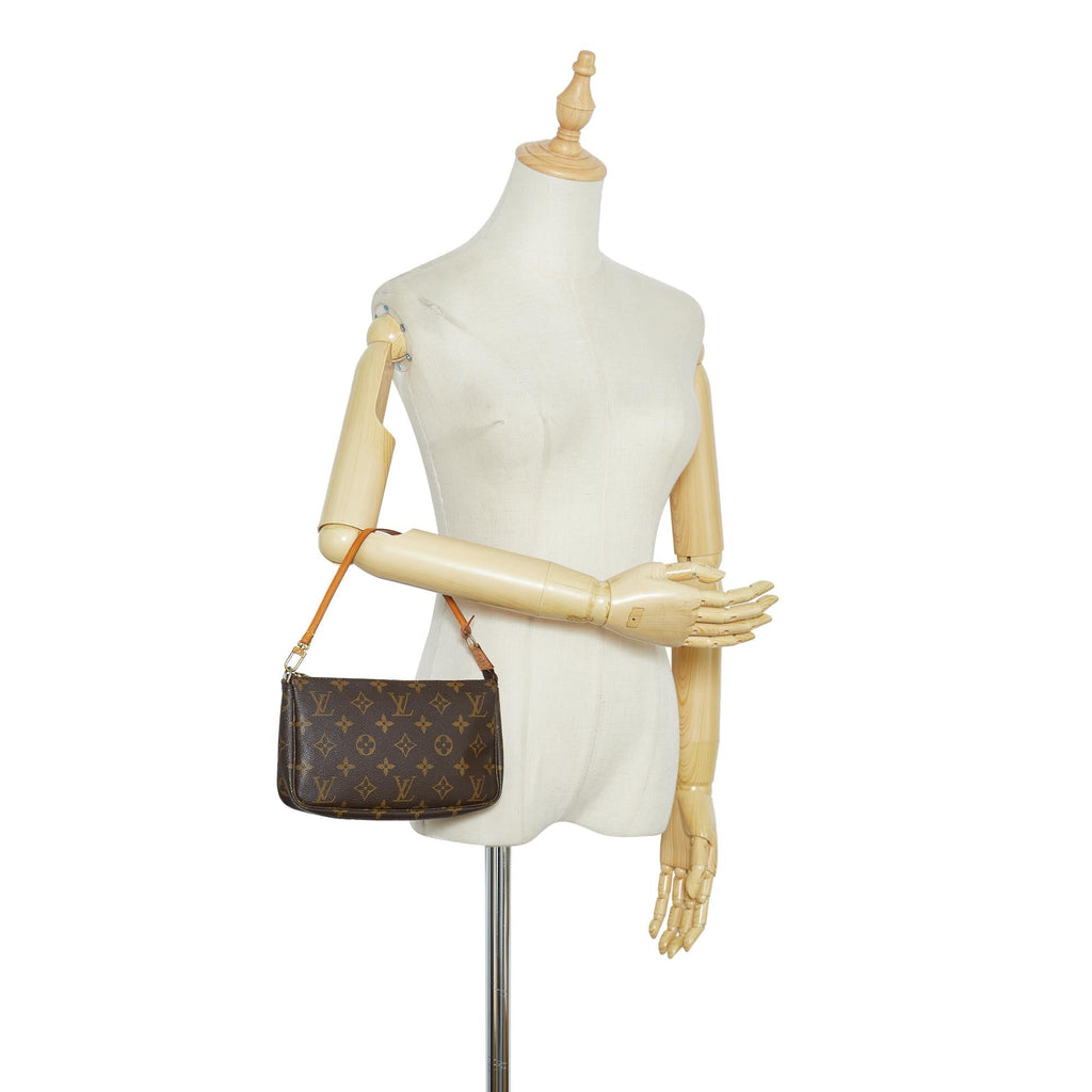 Louis Vuitton Monogram Pochette Accessoires (SHG-ruuiLm)