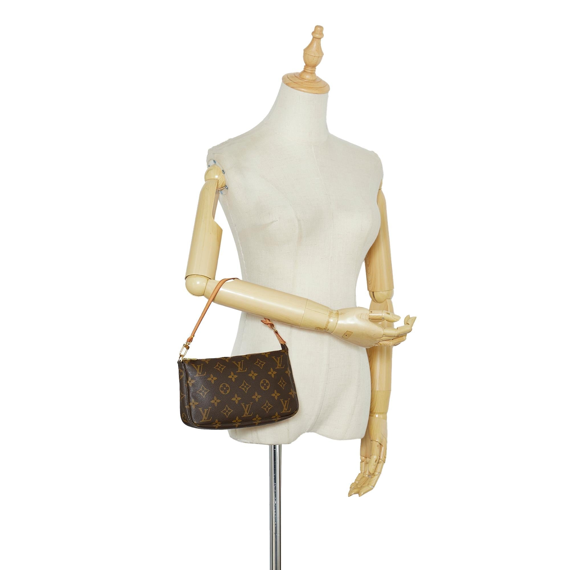 Louis Vuitton Monogram Pochette Accessoires (SHG-ZZrRJy)